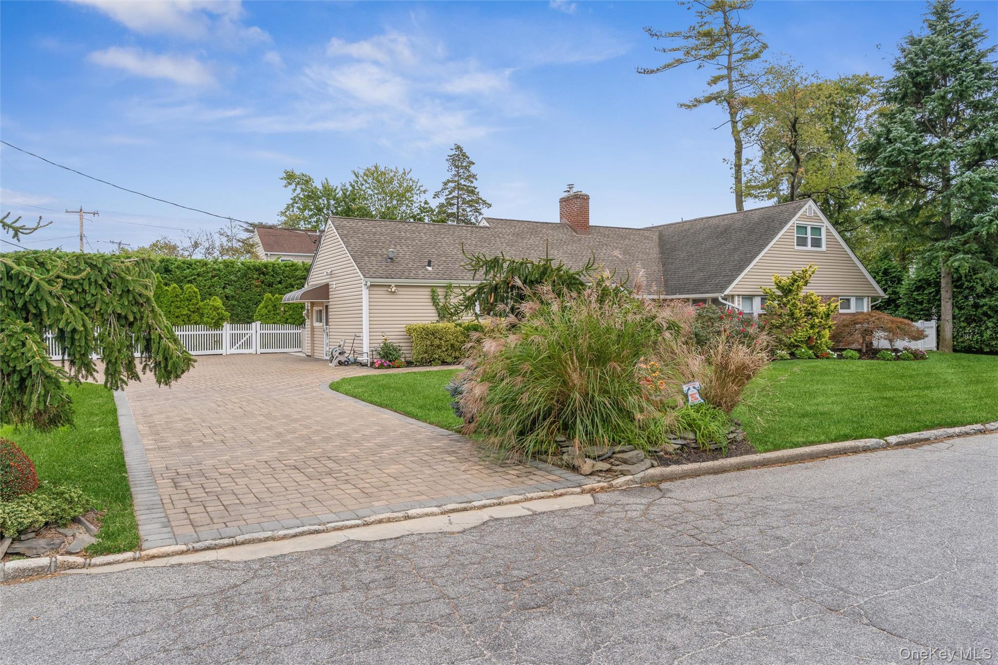 Single Family Channon Nassau County, NY 11557, MLS-922071-31