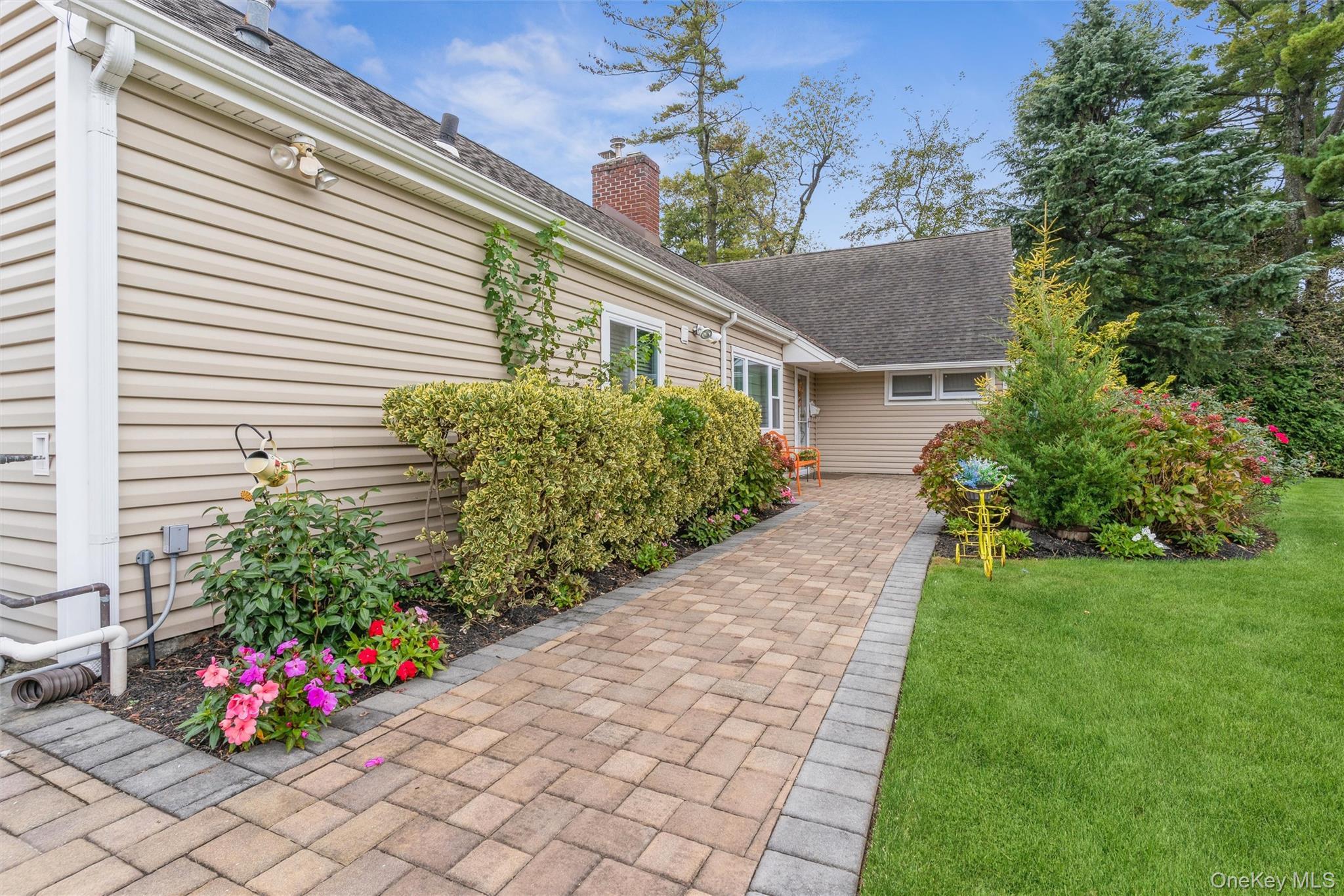 Single Family Channon Nassau County, NY 11557, MLS-922071-32