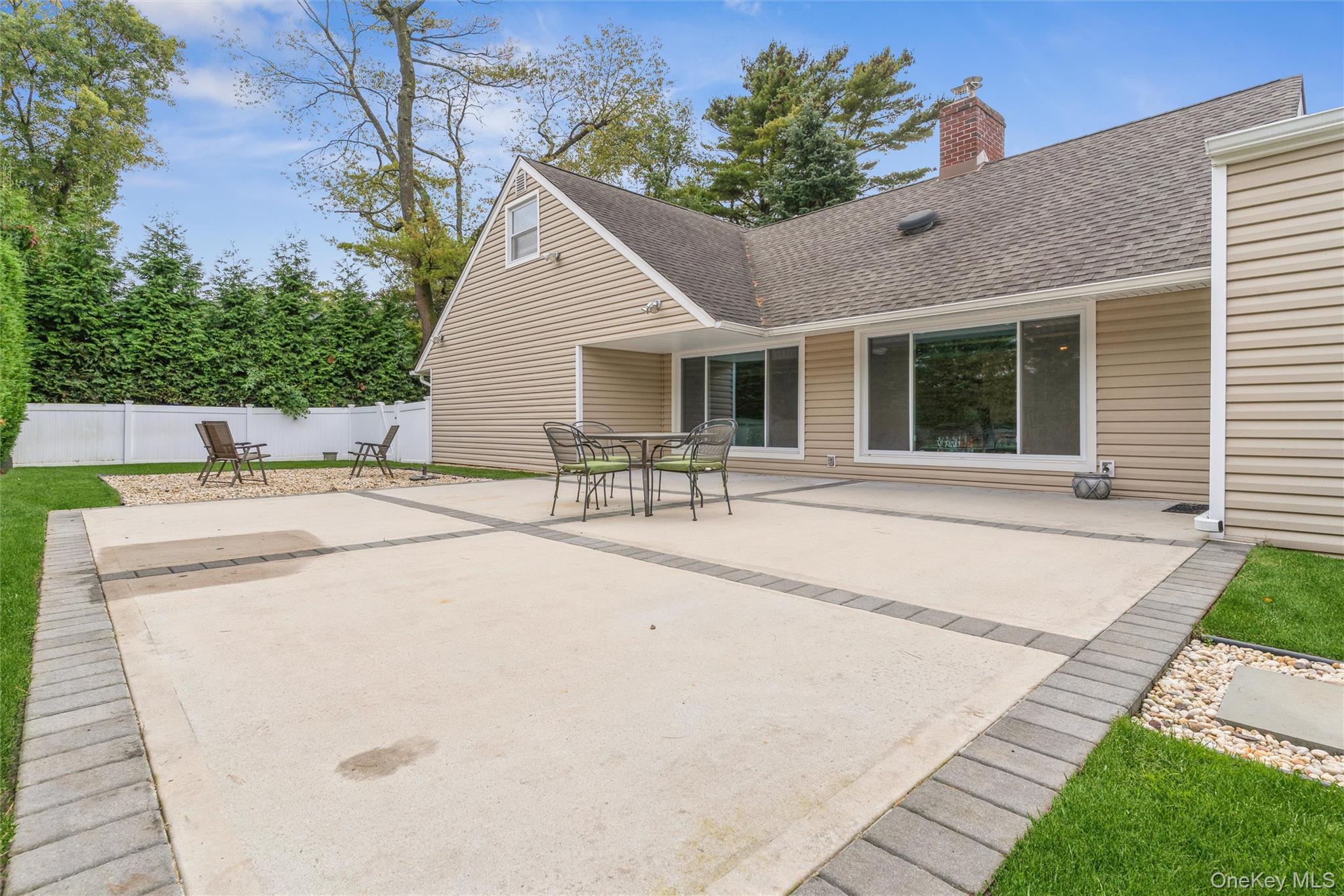 Single Family Channon  Nassau County, NY 11557, MLS-922071-37