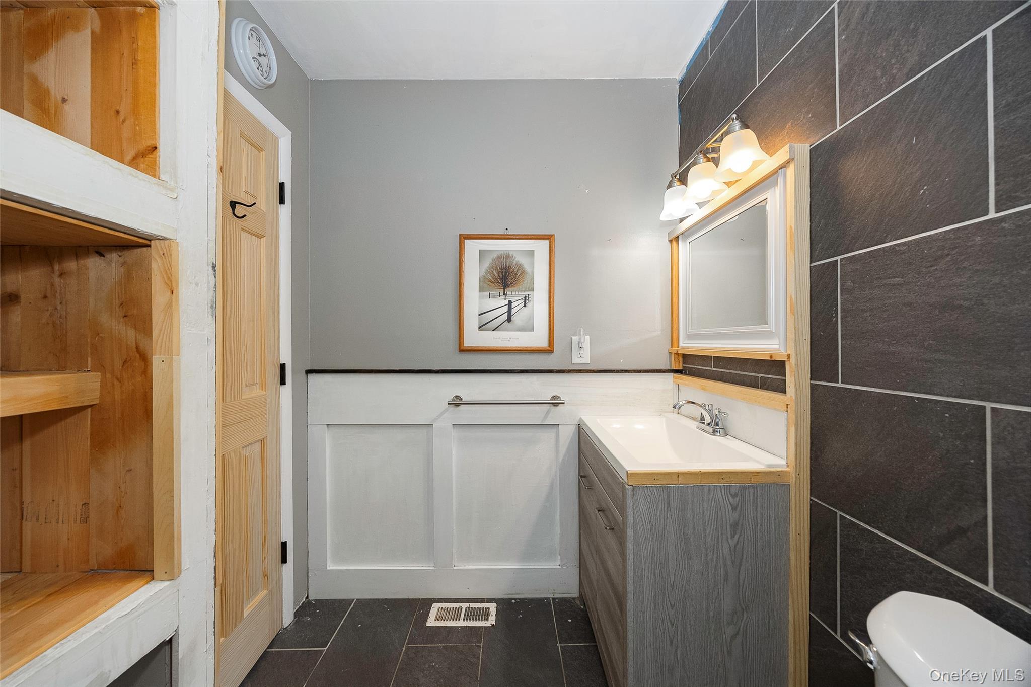 Single Family Sunny Brook Ulster County, NY 12528, MLS-922084-18