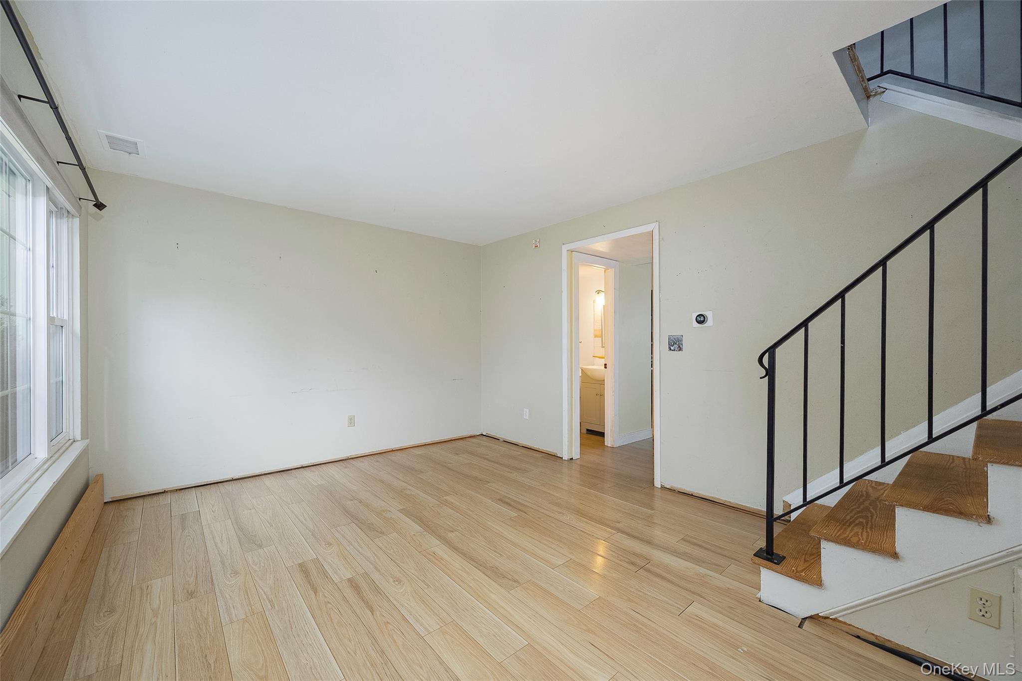 Single Family Sunny Brook Ulster County, NY 12528, MLS-922084-8