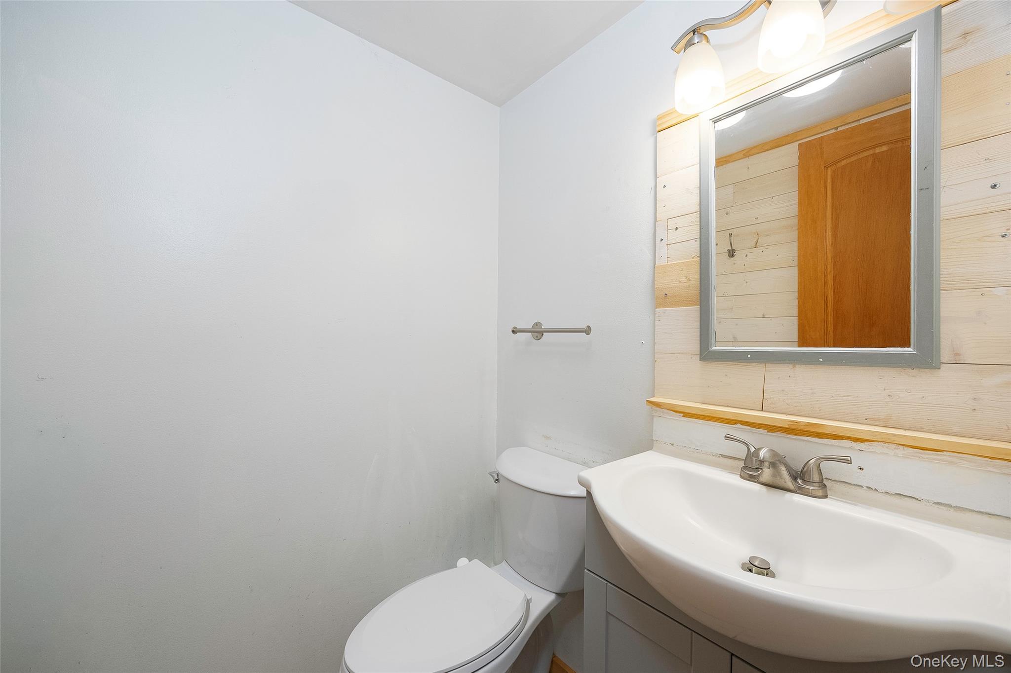 Single Family Sunny Brook Ulster County, NY 12528, MLS-922084-9