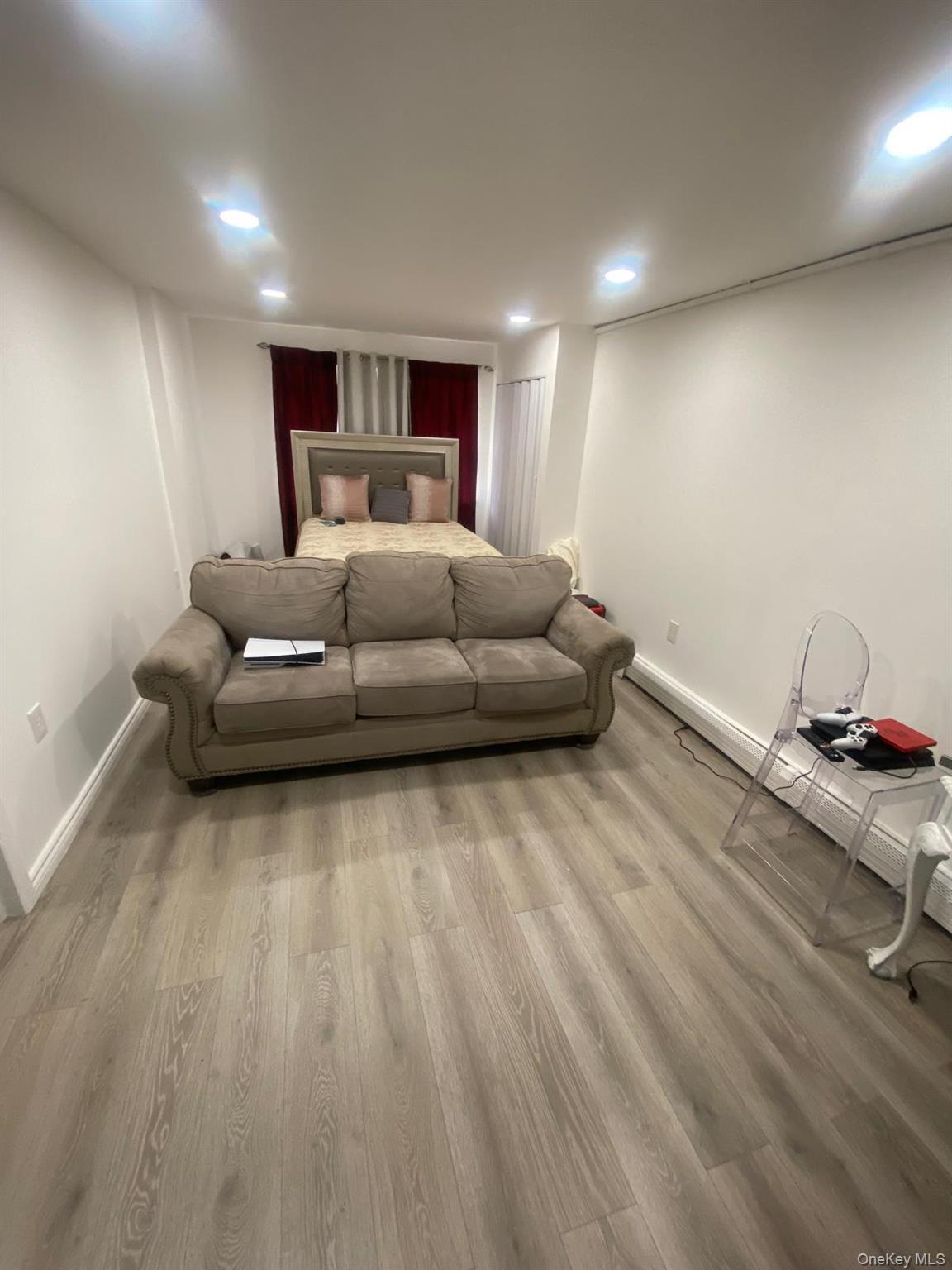 Single Family Mickle  Bronx, NY 10469, MLS-922092-10