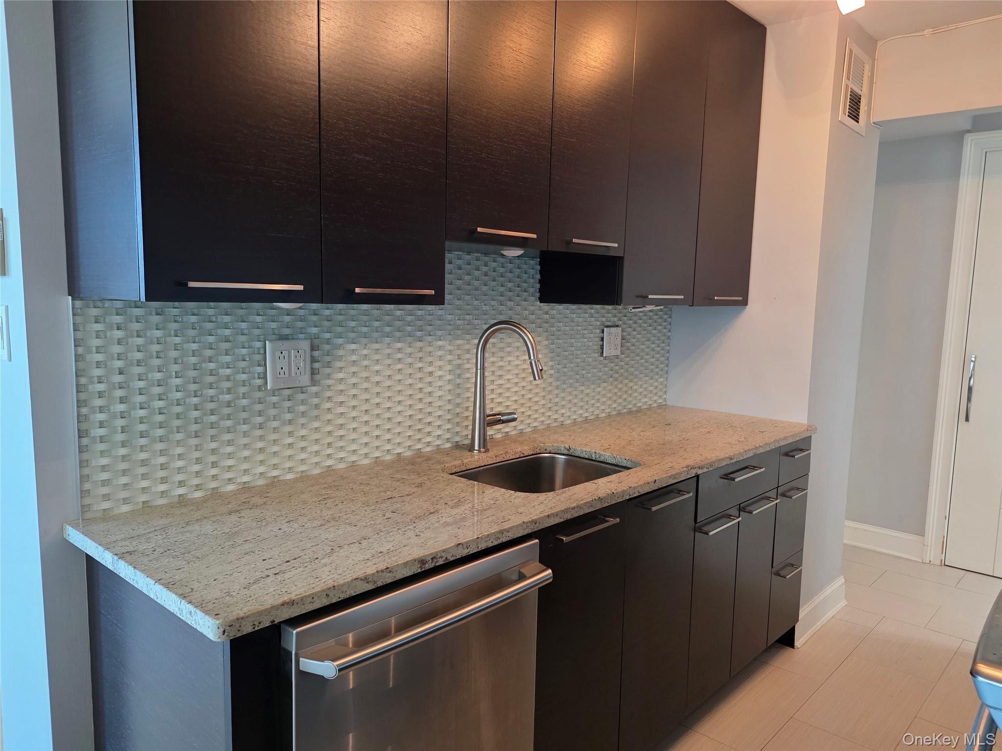 Coop 215th  Queens, NY 11360, MLS-922096-3