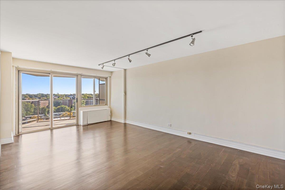 Coop 215th  Queens, NY 11360, MLS-922106-8