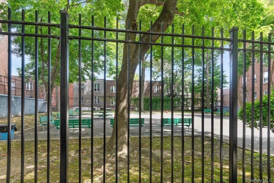 Coop Thieriot  Bronx, NY 10460, MLS-922120-17