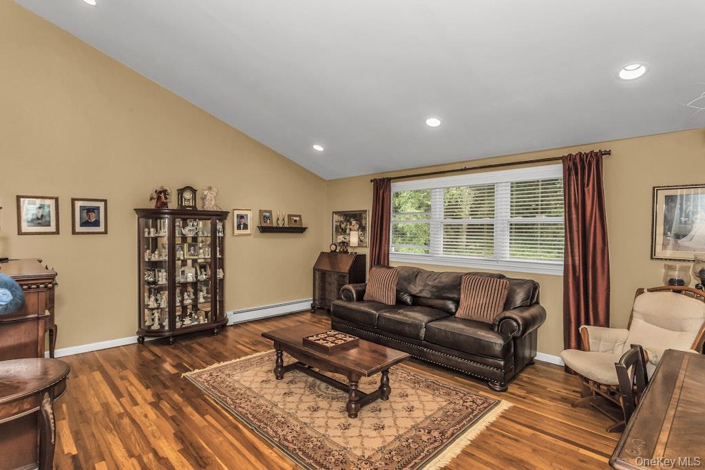 Single Family Soundview Nassau County, NY 11050, MLS-922134-14