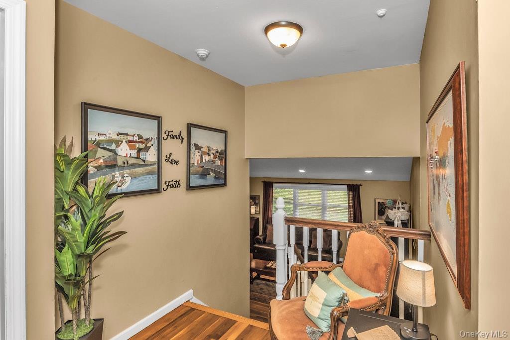 Single Family Soundview Nassau County, NY 11050, MLS-922134-17