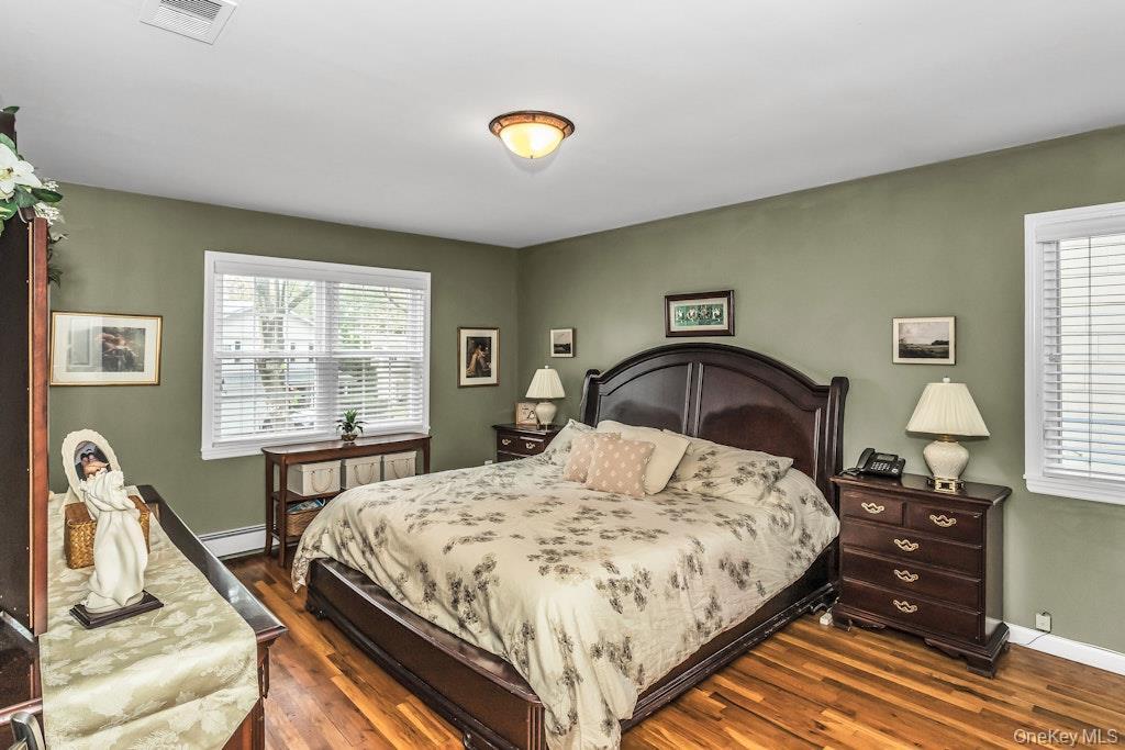 Single Family Soundview Nassau County, NY 11050, MLS-922134-18