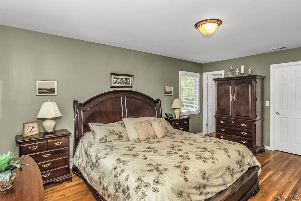 Single Family Soundview Nassau County, NY 11050, MLS-922134-20