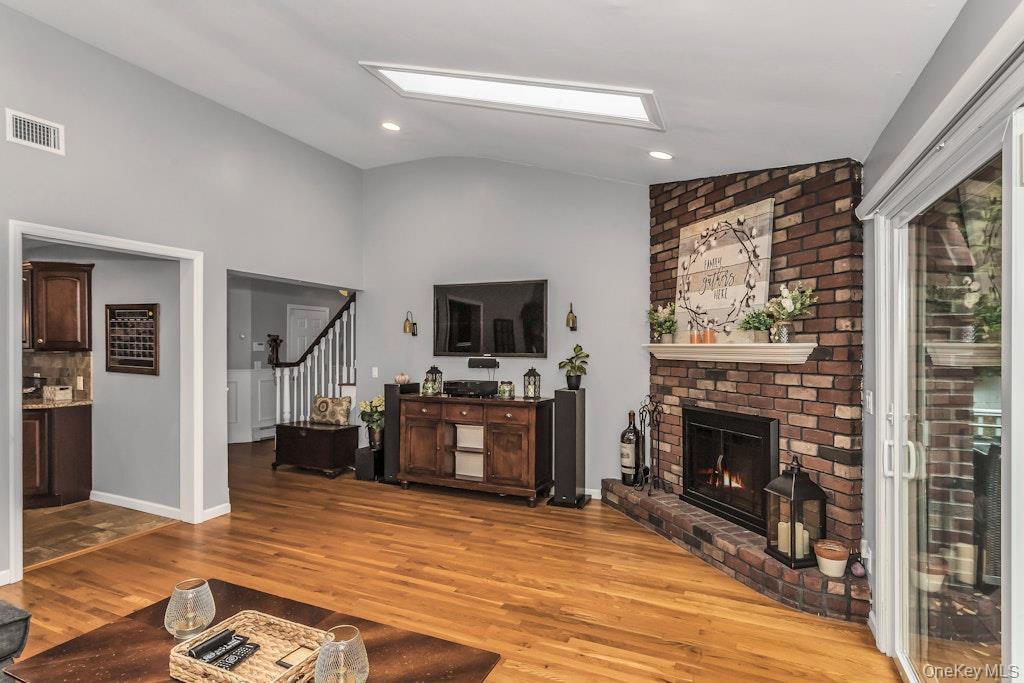 Single Family Soundview Nassau County, NY 11050, MLS-922134-6