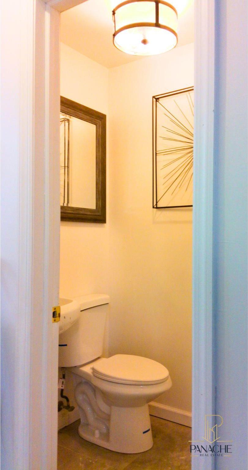 Single Family Lake Grove Suffolk County, NY 11720, MLS-922139-10