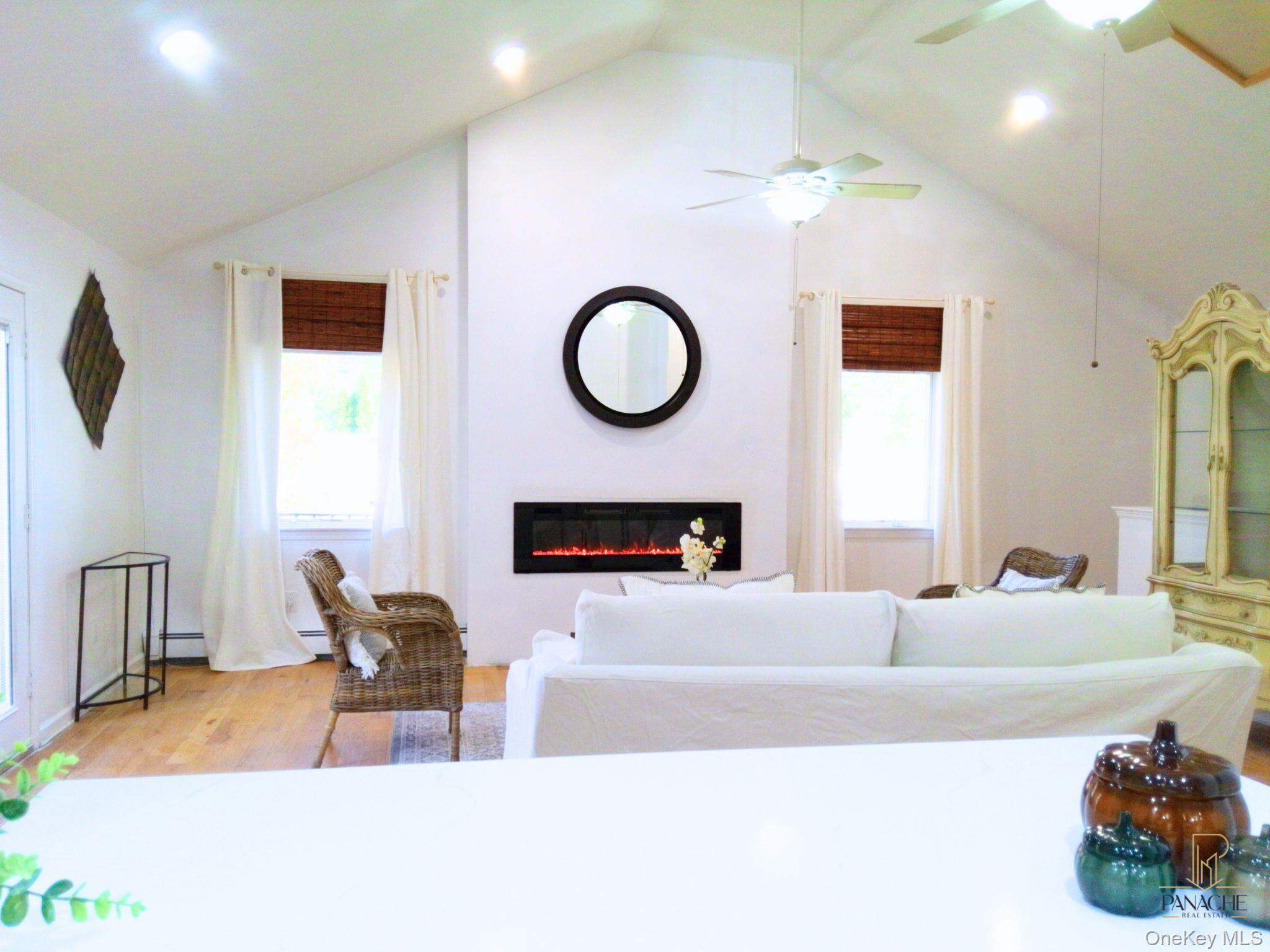 Single Family Lake Grove Suffolk County, NY 11720, MLS-922139-2