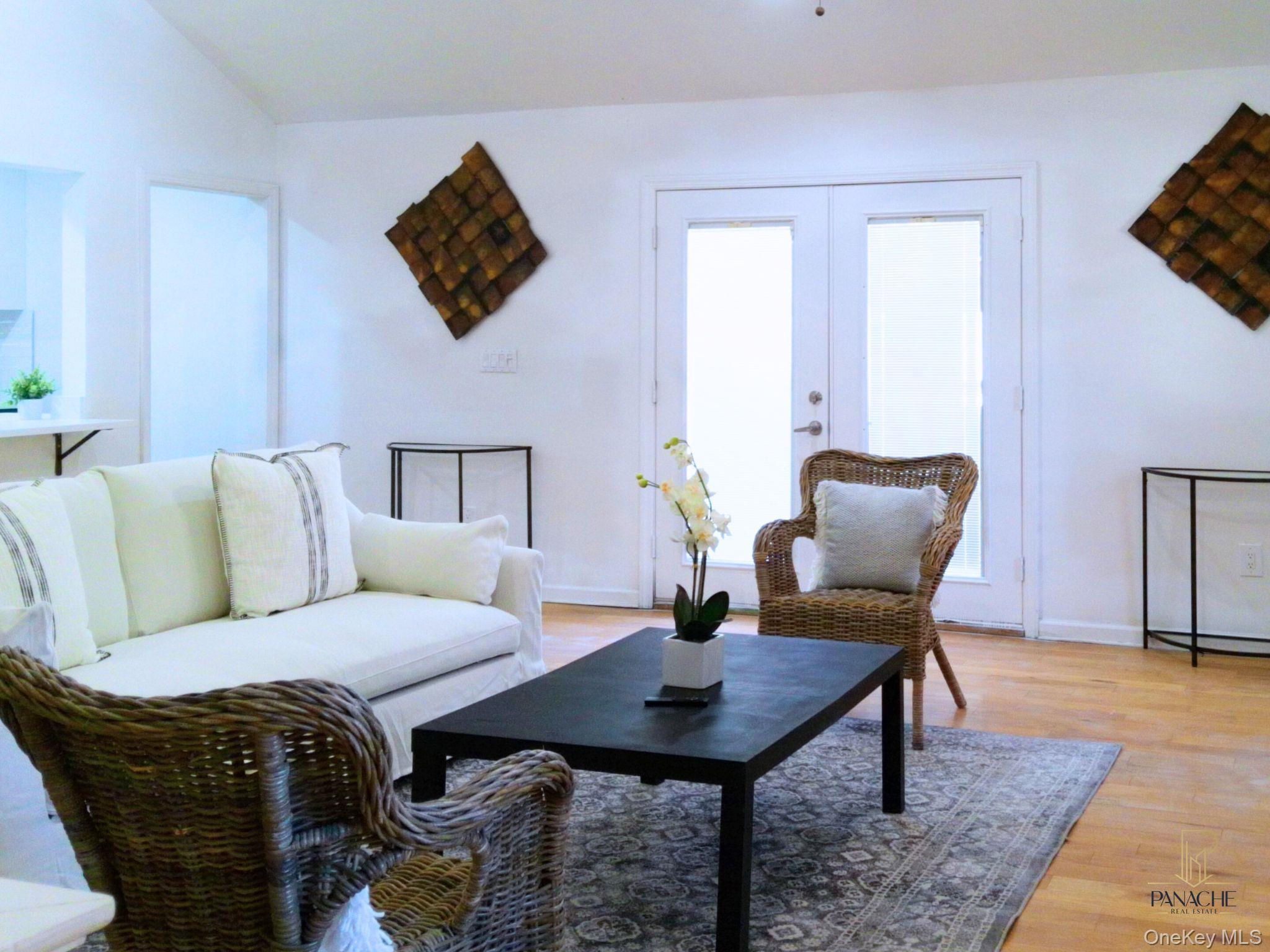 Single Family Lake Grove Suffolk County, NY 11720, MLS-922139-5