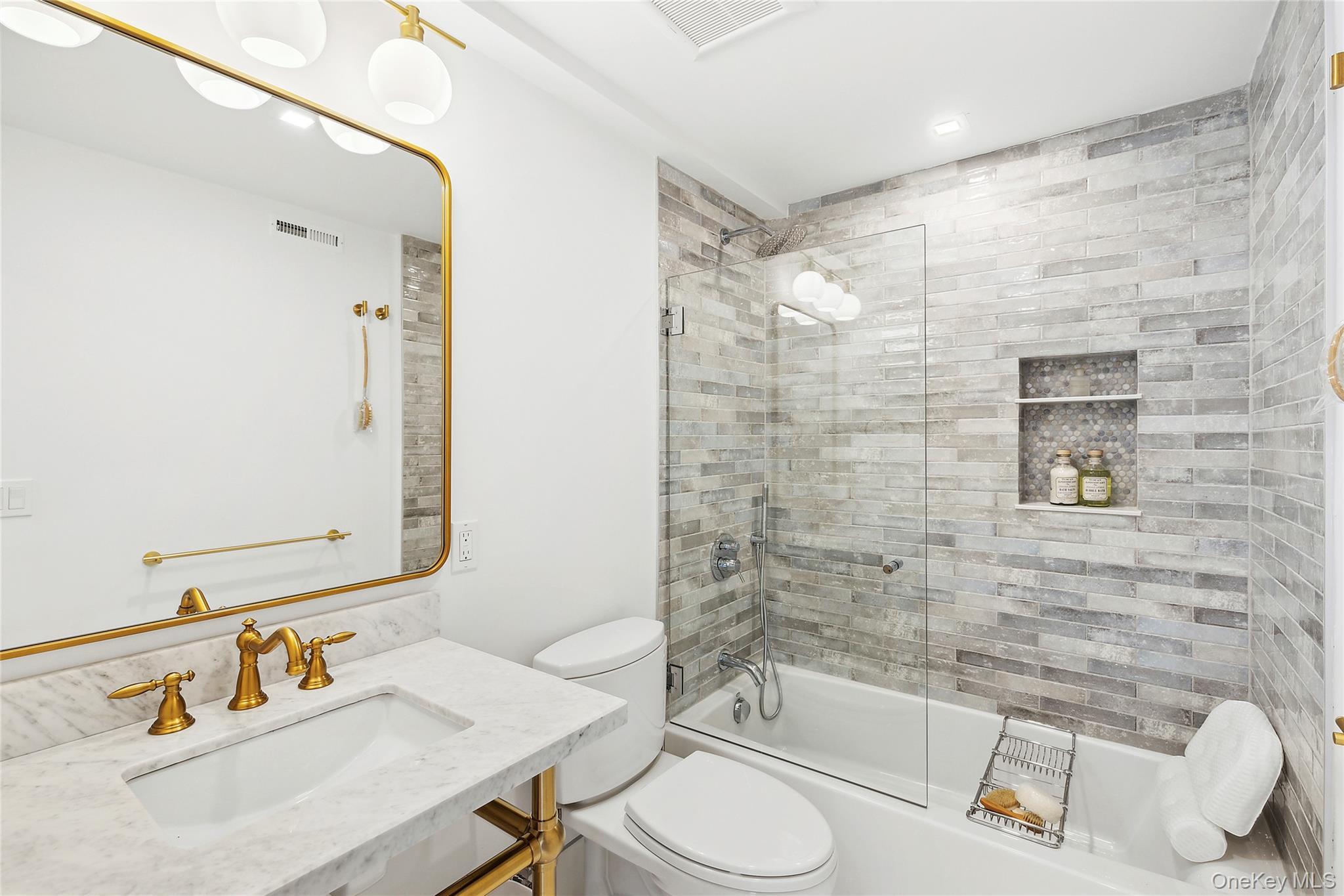 Single Family Noyac Suffolk County, NY 11963, MLS-922164-12