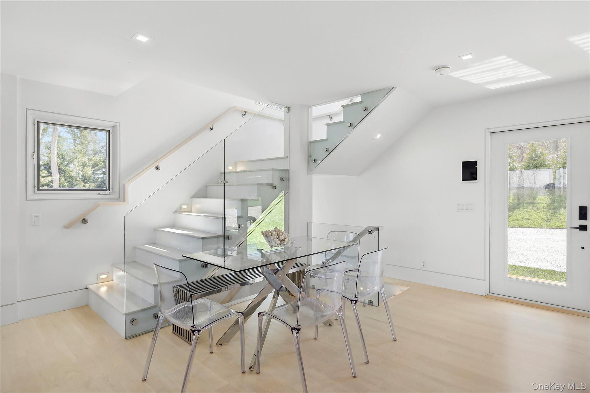 Single Family Noyac Suffolk County, NY 11963, MLS-922164-8