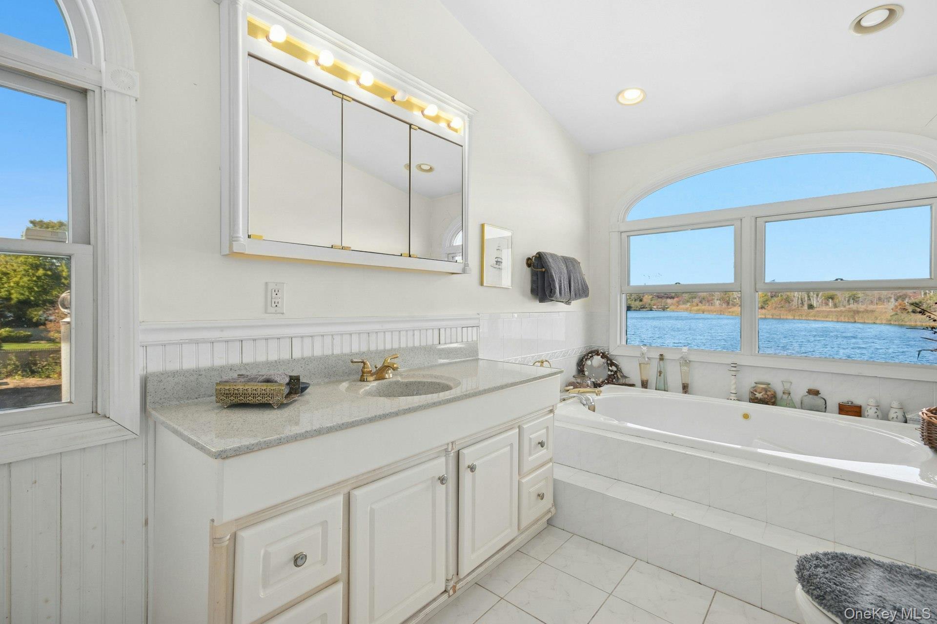 Single Family Connetquot  Suffolk County, NY 11769, MLS-922186-18