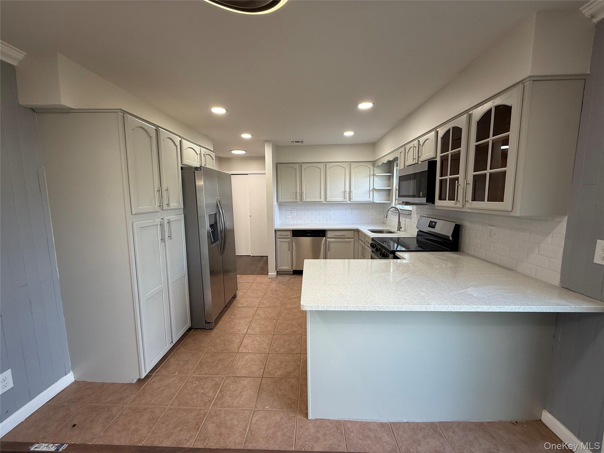 Single Family 2nd Suffolk County, NY 11722, MLS-922199-2