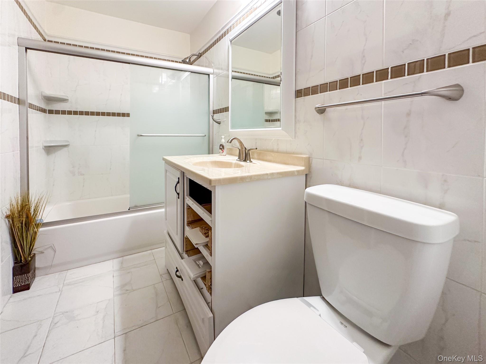 Condo Granada  Westchester County, NY 10603, MLS-922204-21