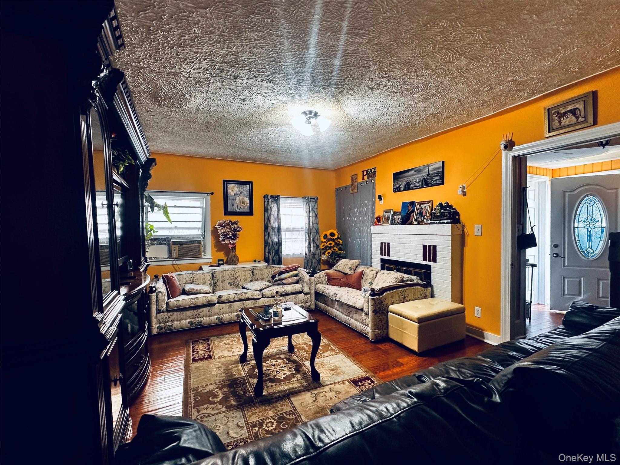 Single Family Flint Nassau County, NY 11550, MLS-922209-3