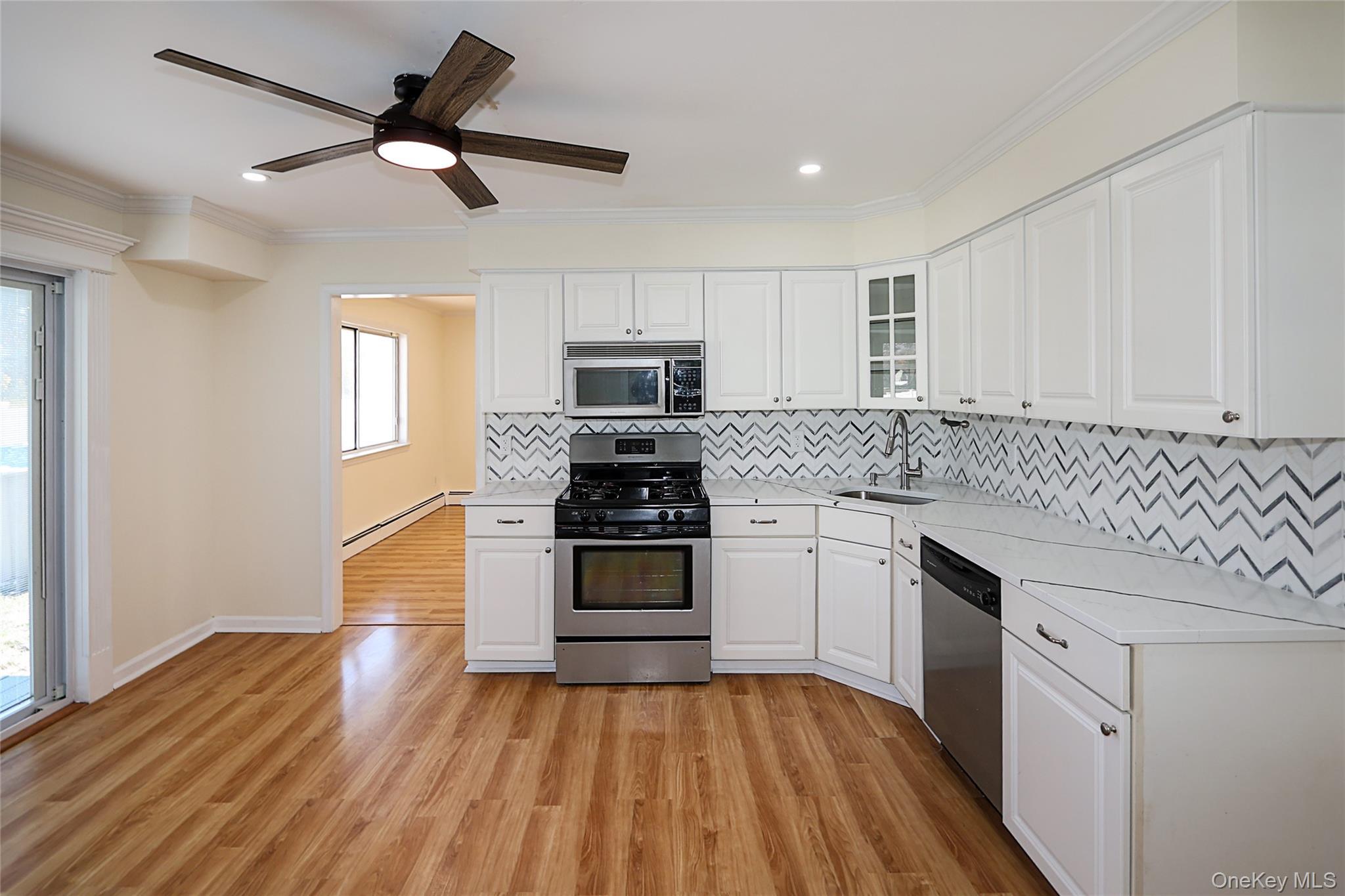 Single Family Deer Lake Suffolk County, NY 11703, MLS-922212-13