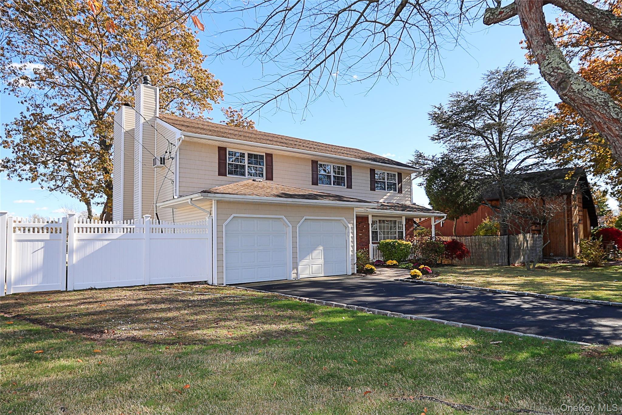 Single Family Deer Lake Suffolk County, NY 11703, MLS-922212-2