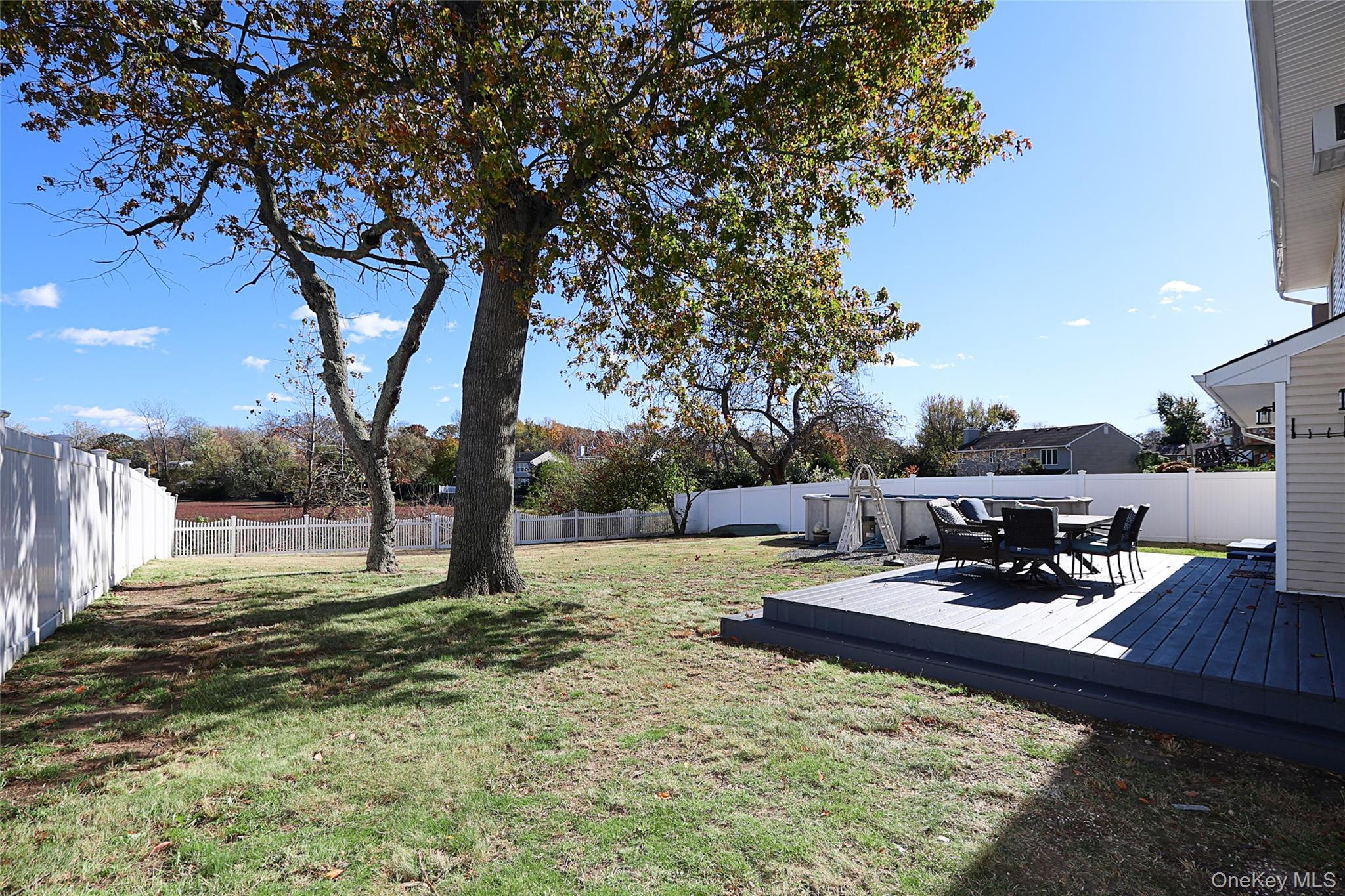 Single Family Deer Lake Suffolk County, NY 11703, MLS-922212-34