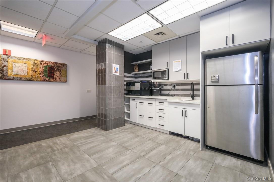 Commercial Lease 3  Manhattan, NY 10017, MLS-922214-13