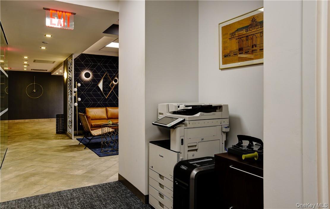 Commercial Lease Lexington  Manhattan, NY 10170, MLS-922221-21