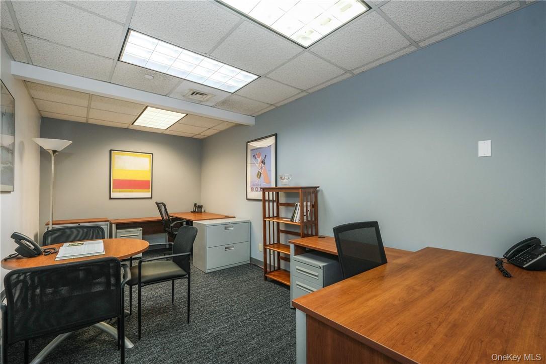 Commercial Lease Avenue Of Americas  Manhattan, NY 10019, MLS-922223-17