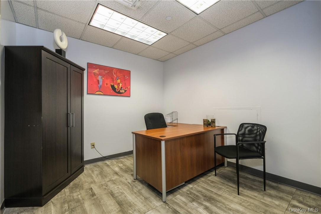 Commercial Lease Avenue Of Americas  Manhattan, NY 10019, MLS-922223-26