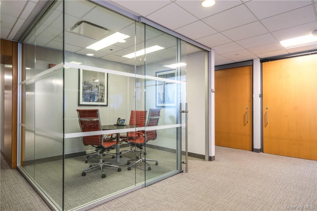 Commercial Lease Avenue Of Americas  Manhattan, NY 10020, MLS-922226-16