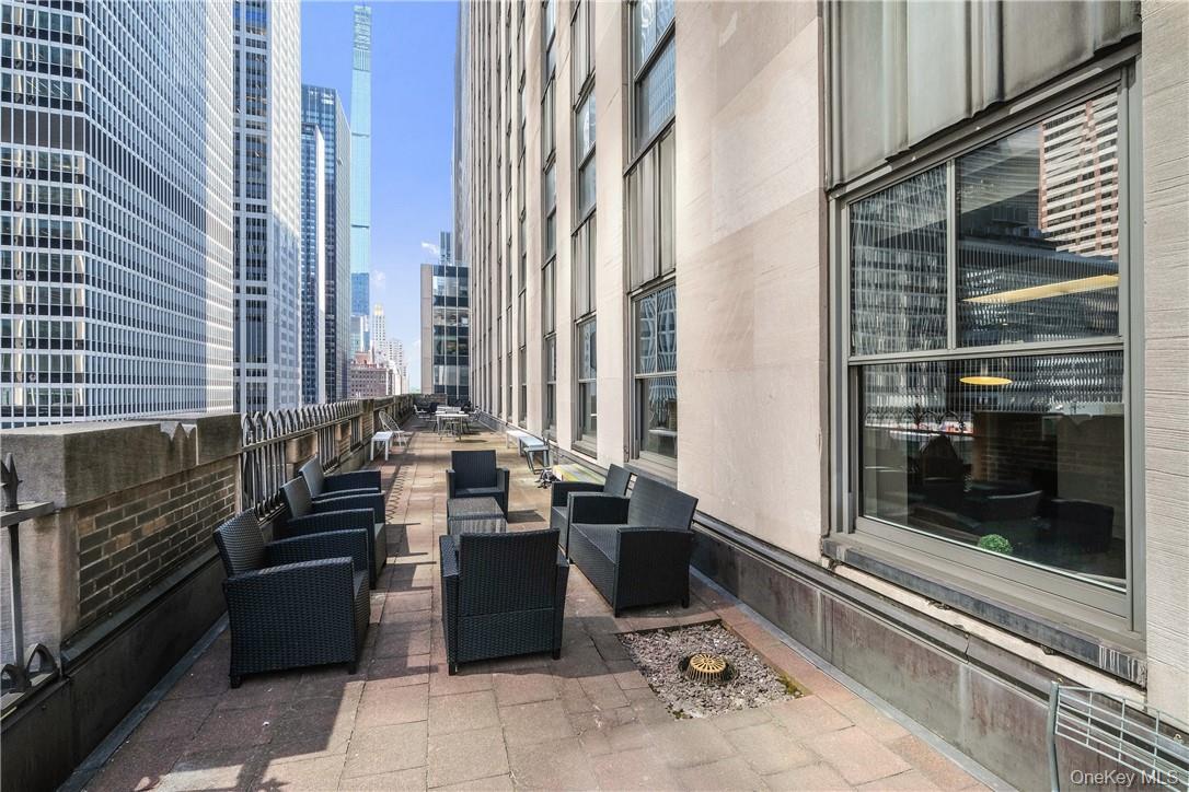 Commercial Lease Avenue Of Americas  Manhattan, NY 10020, MLS-922226-6