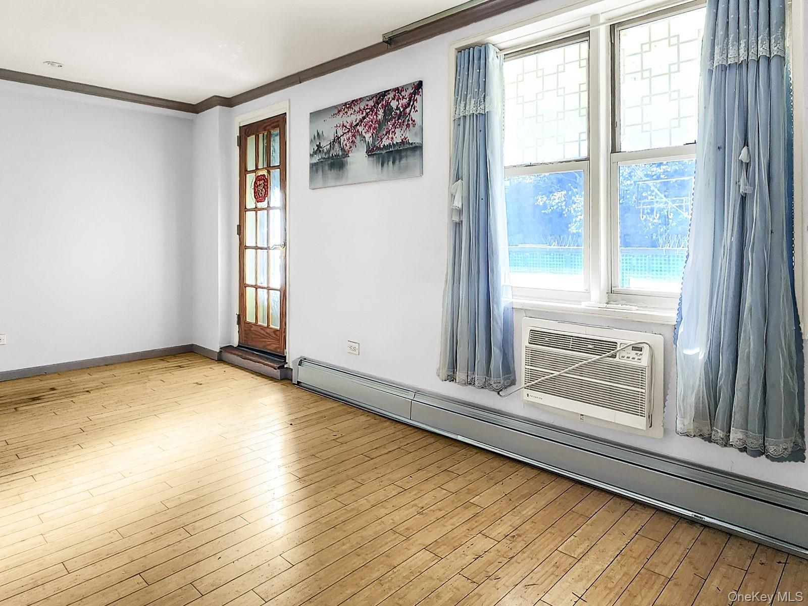 Condo 34th  Queens, NY 11354, MLS-922236-4