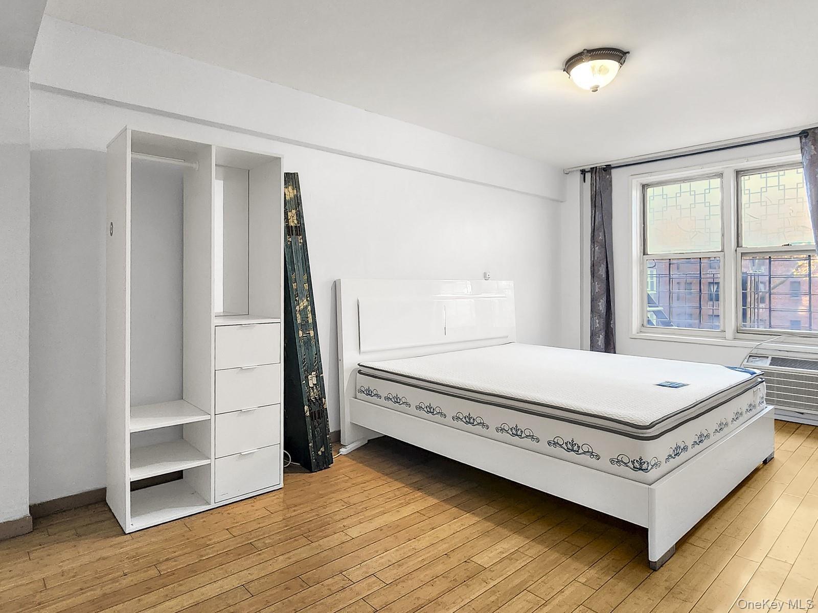 Condo 34th  Queens, NY 11354, MLS-922236-5