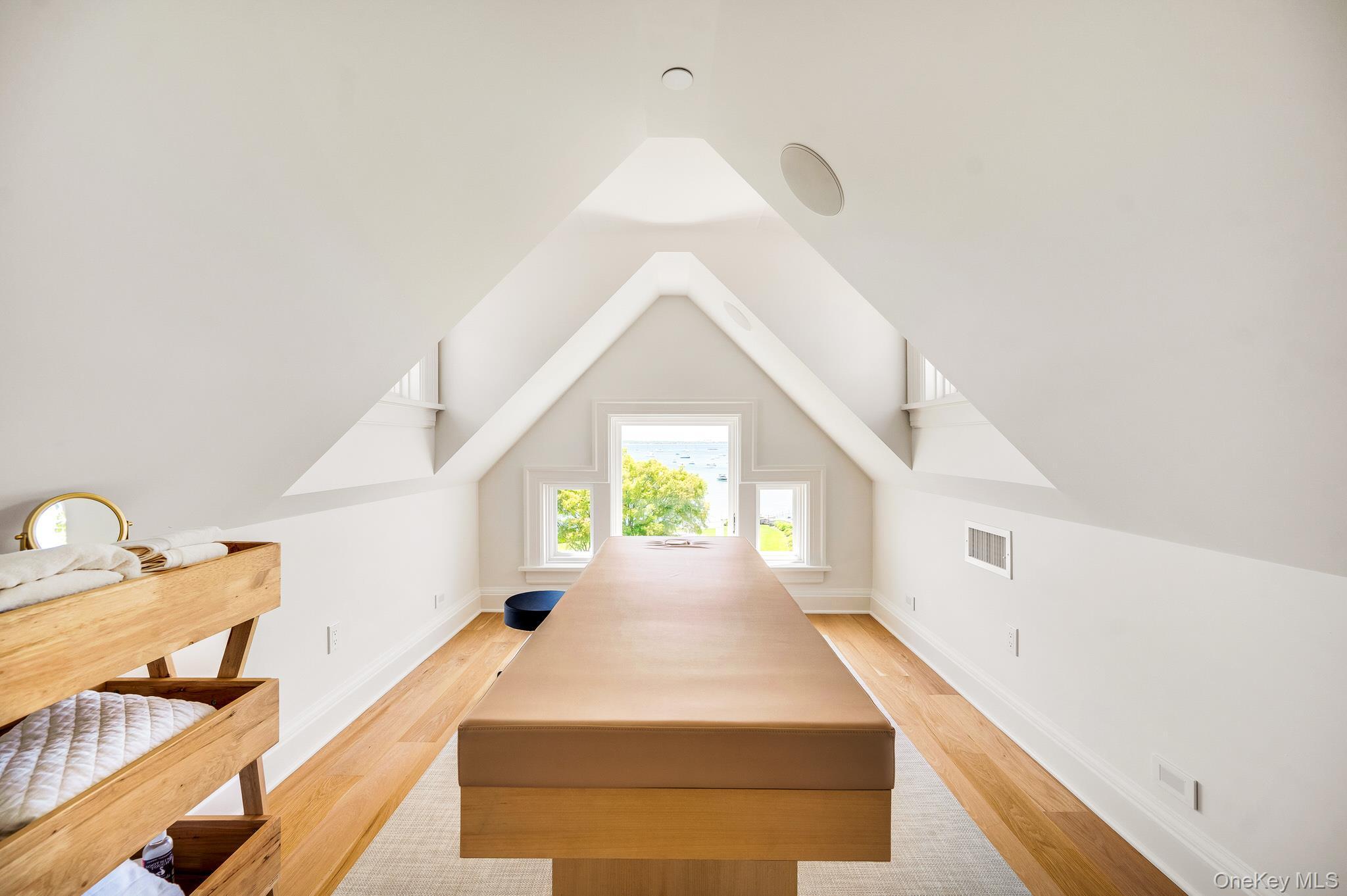 Single Family Hommocks Westchester County, NY 10538, MLS-922244-33