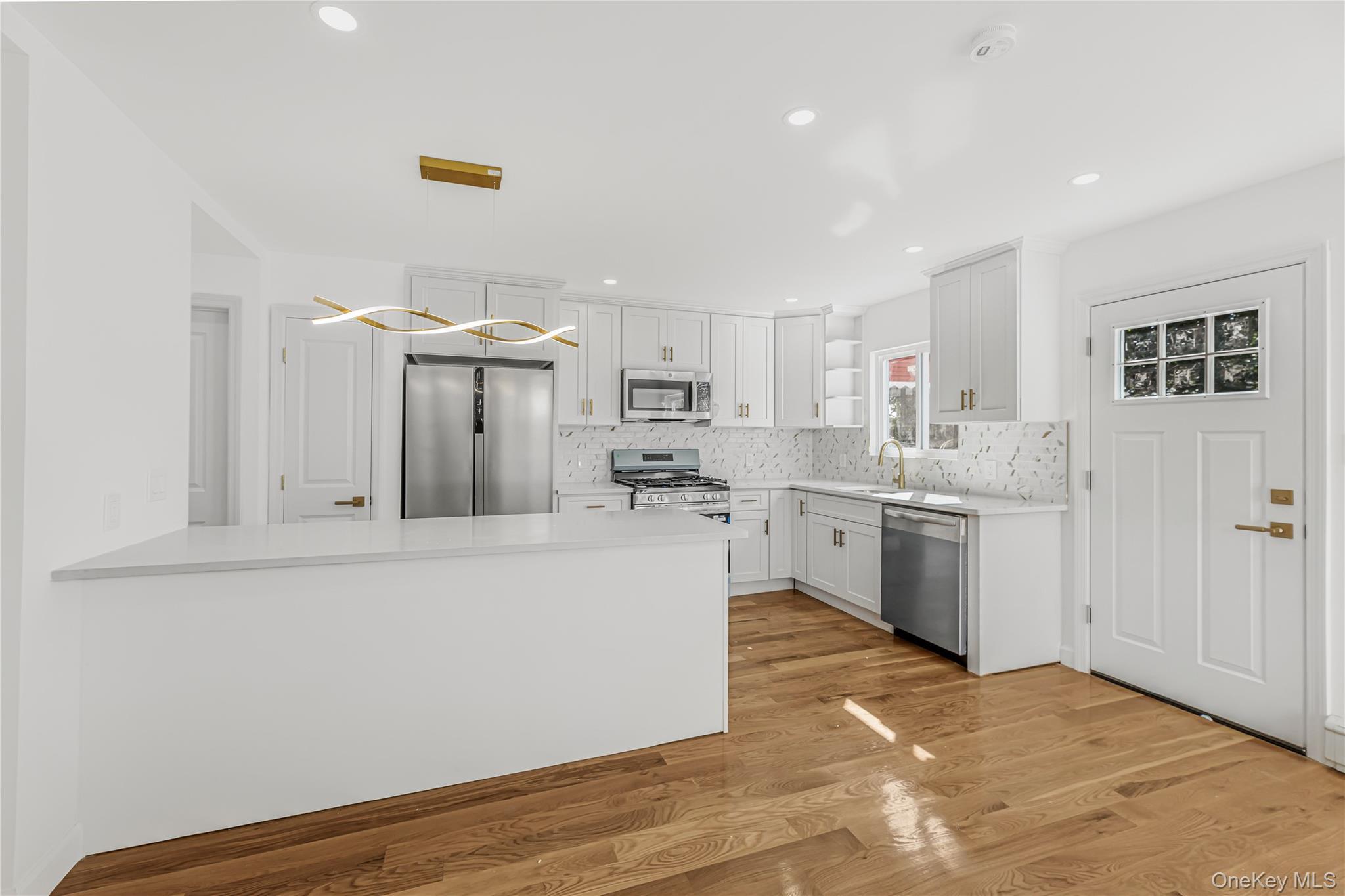 Single Family Grace  Bronx, NY 10469, MLS-922323-2