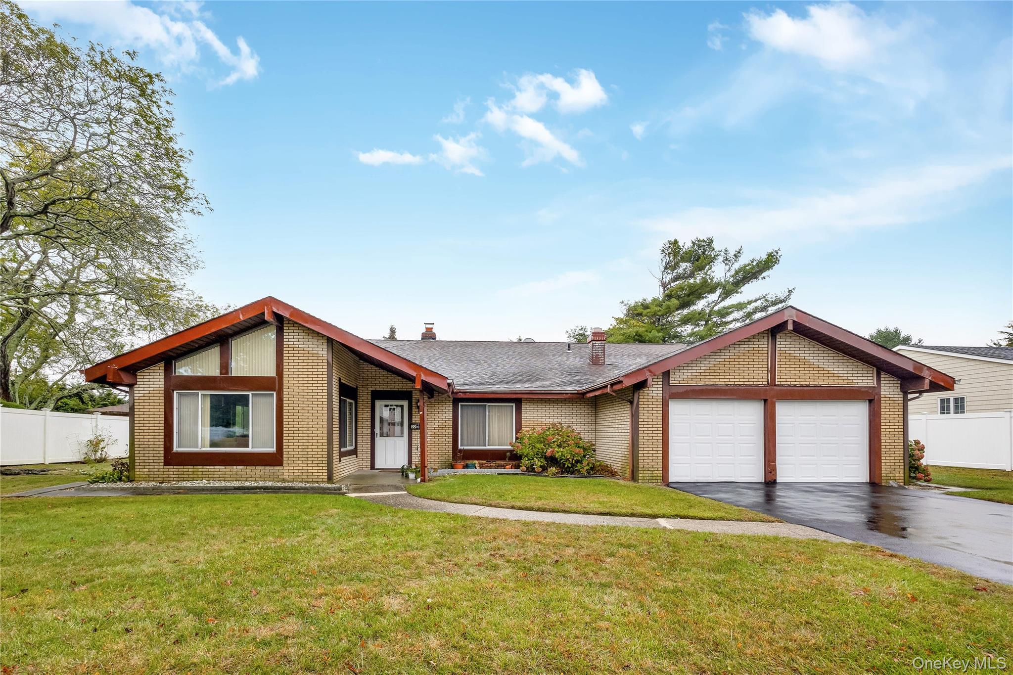 Single Family Mansfield  Nassau County, NY 11762, MLS-922354-2