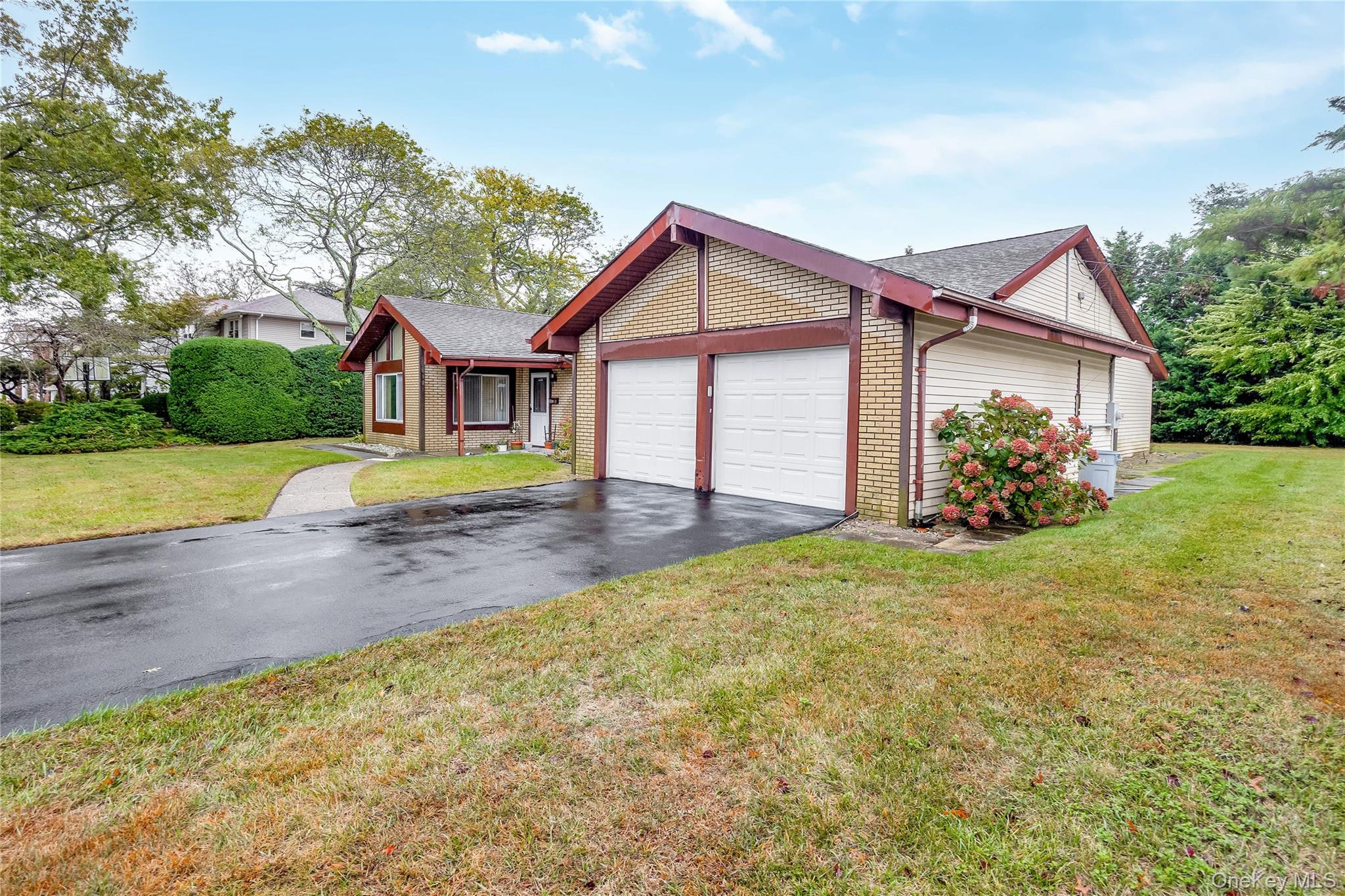 Single Family Mansfield  Nassau County, NY 11762, MLS-922354-4