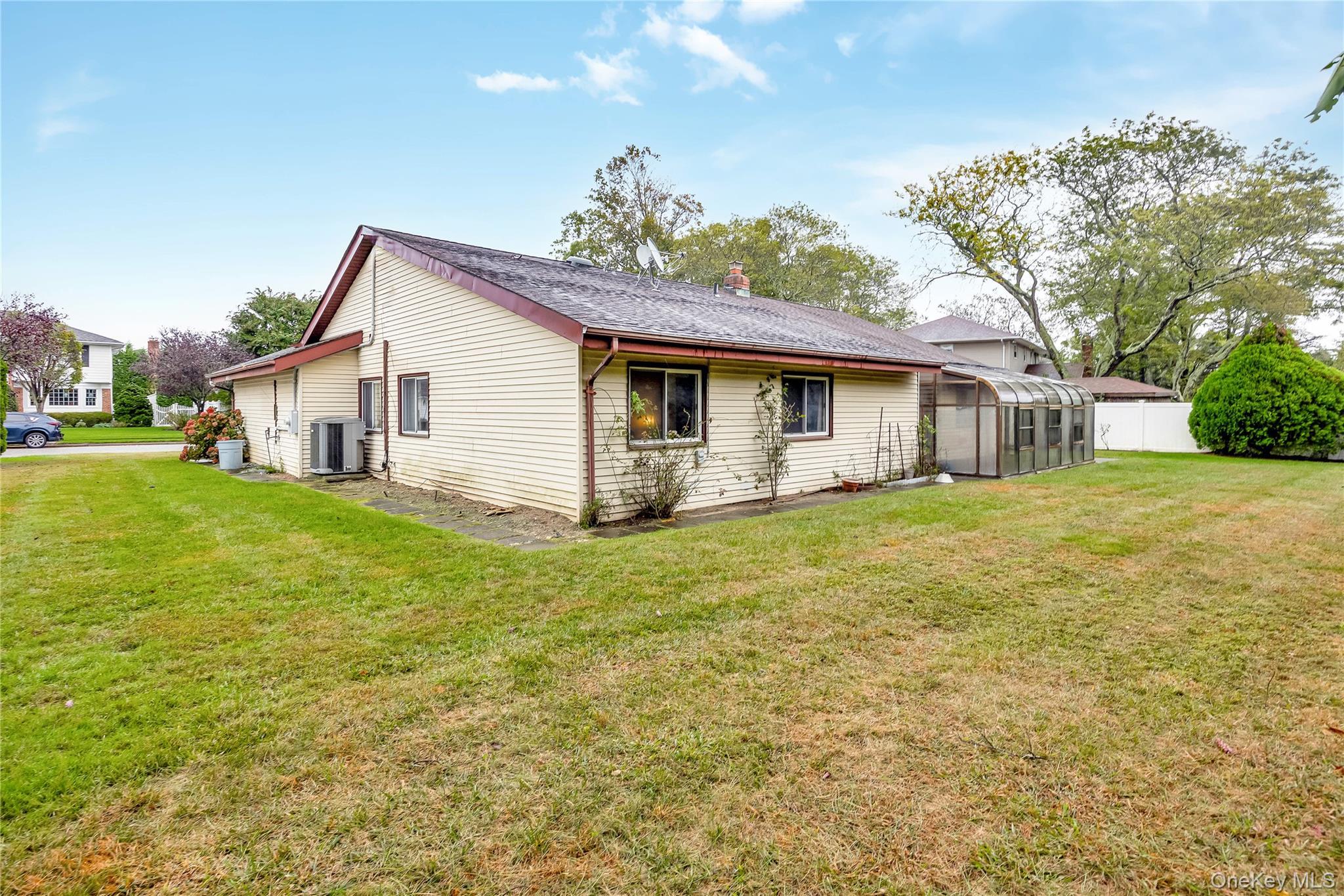 Single Family Mansfield  Nassau County, NY 11762, MLS-922354-6