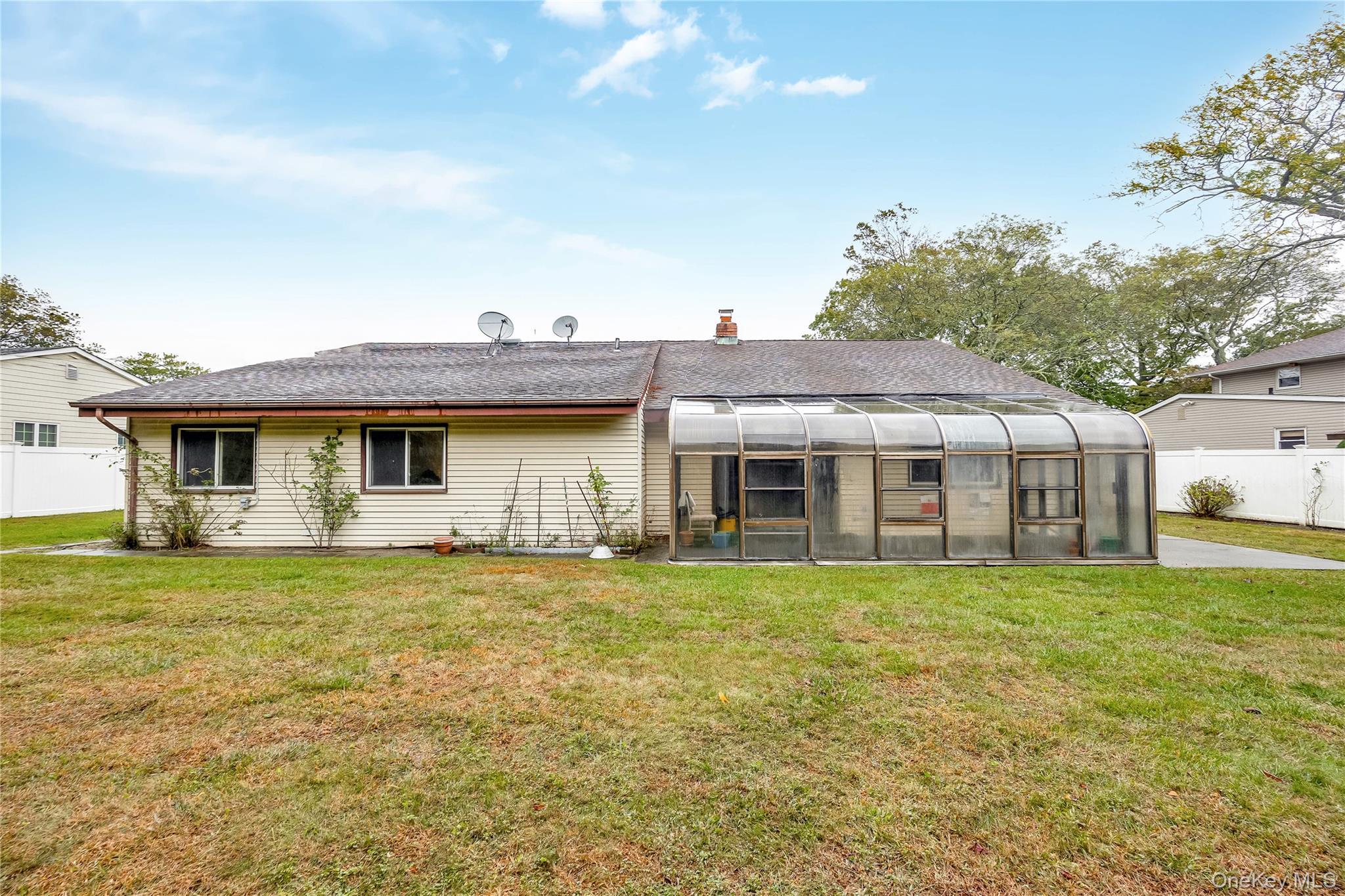 Single Family Mansfield  Nassau County, NY 11762, MLS-922354-7