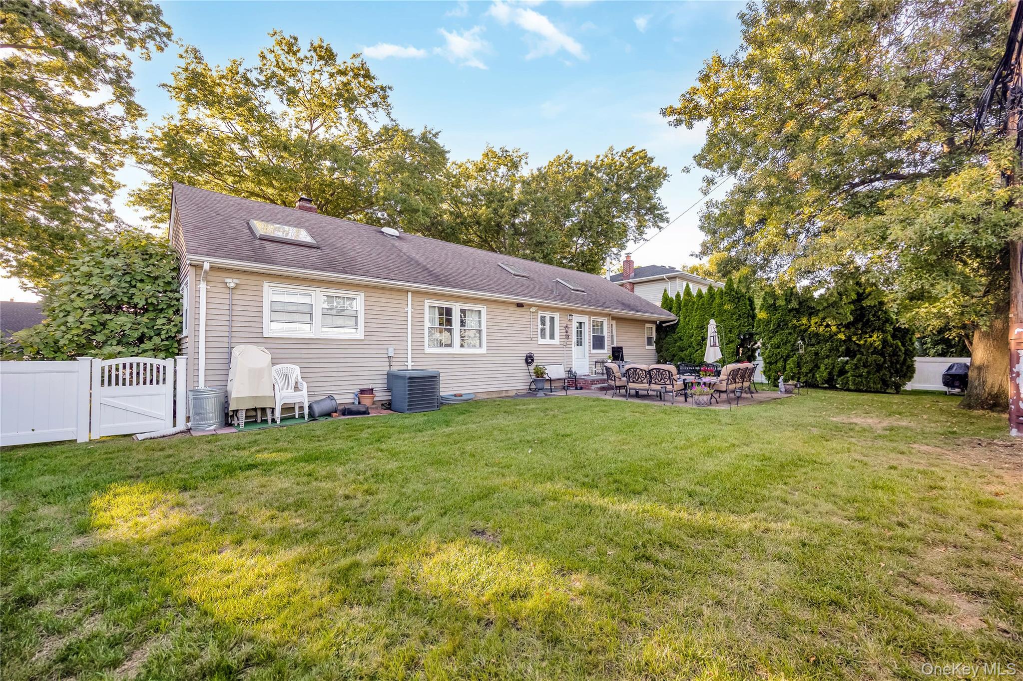 Single Family Brompton Nassau County, NY 11530, MLS-922363-10