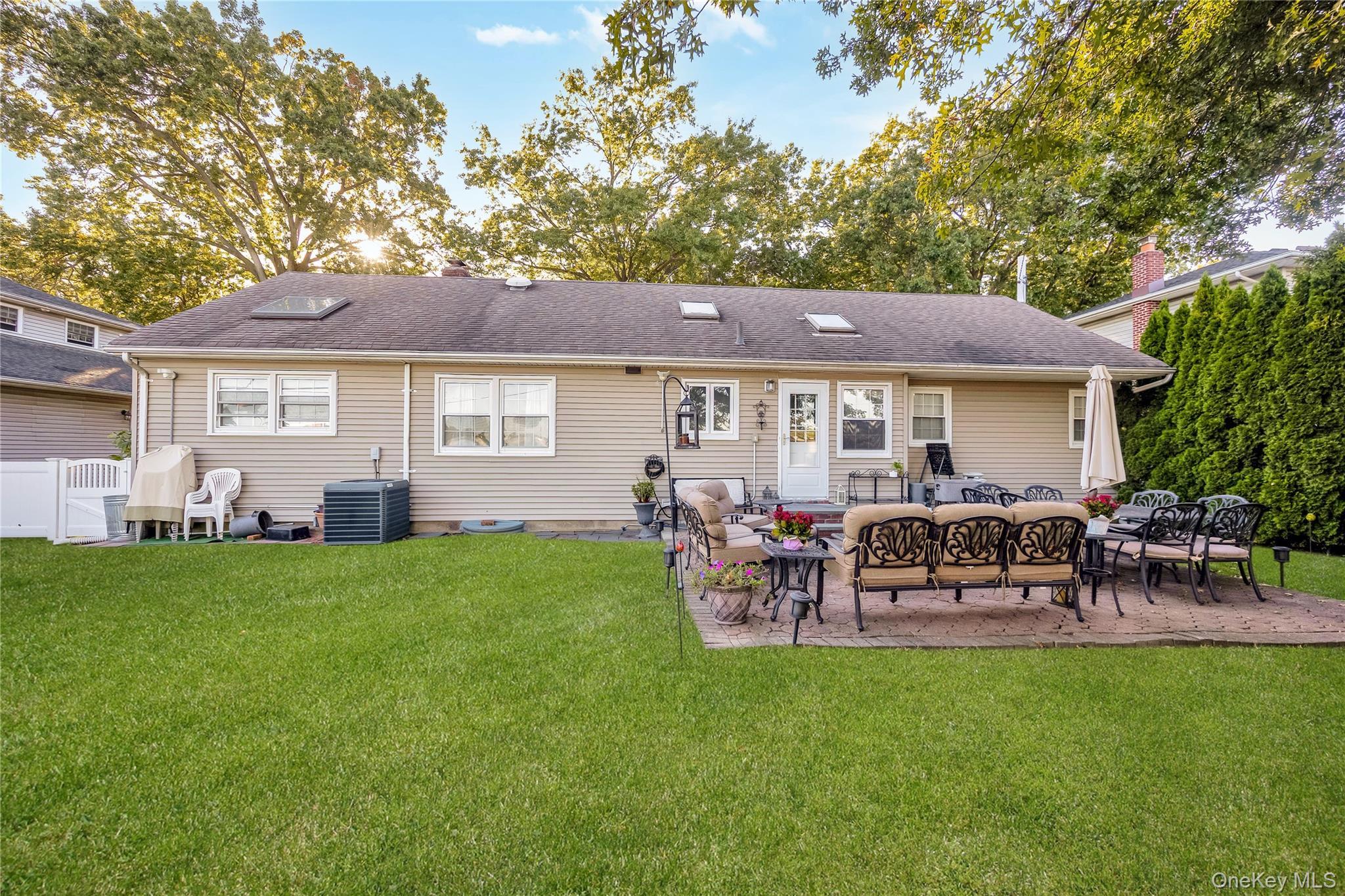 Single Family Brompton Nassau County, NY 11530, MLS-922363-11