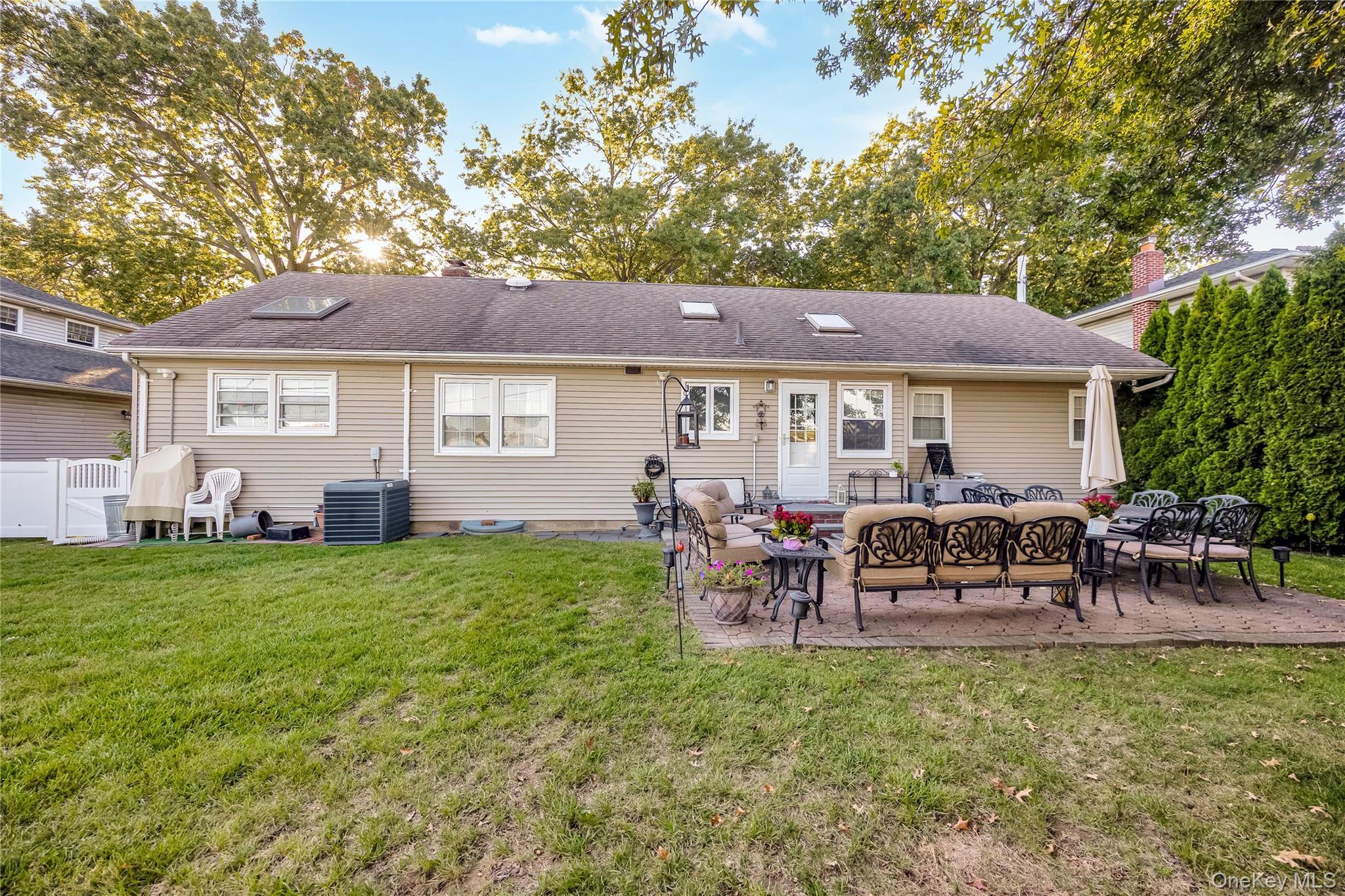 Single Family Brompton Nassau County, NY 11530, MLS-922363-12