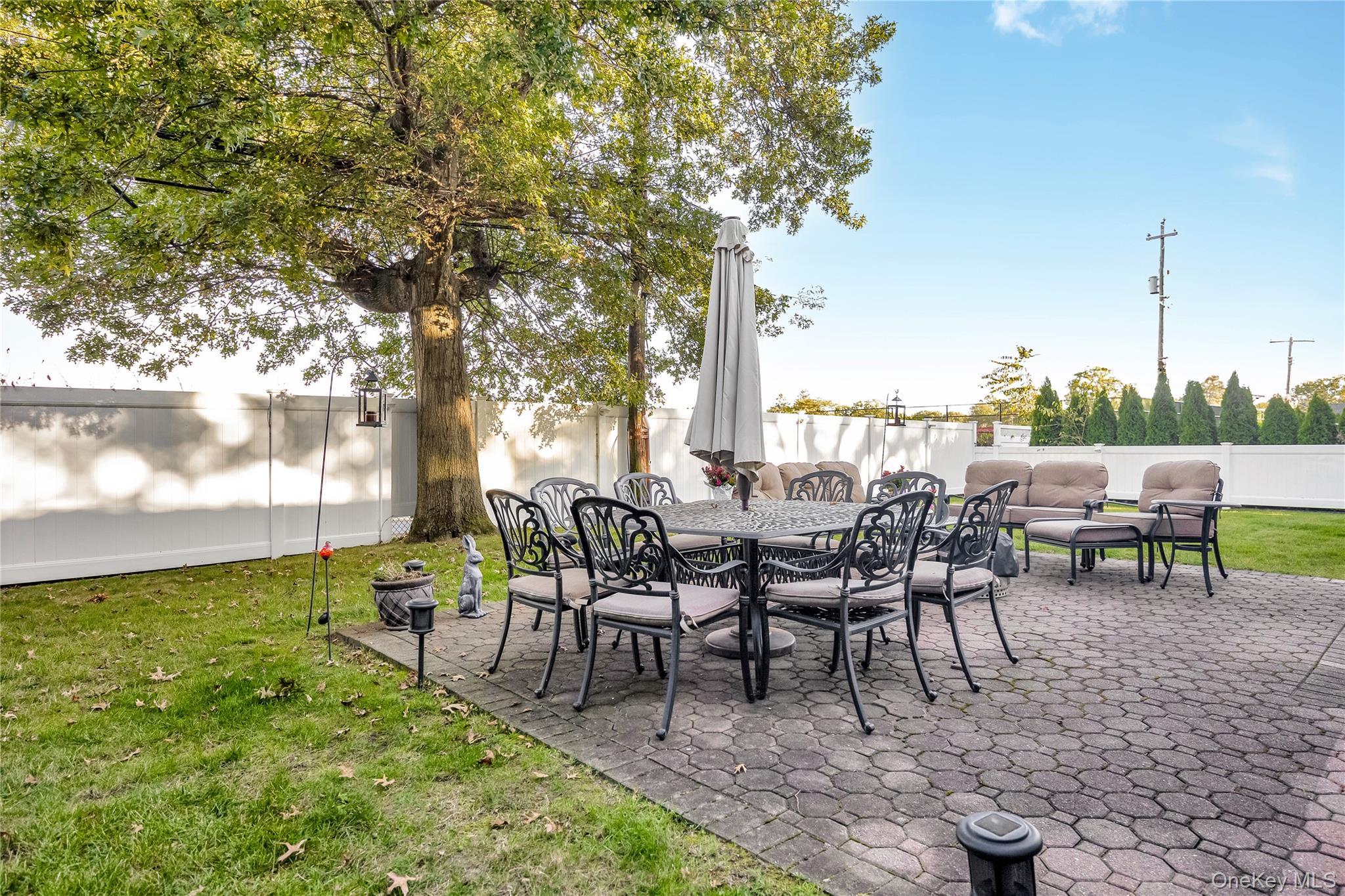 Single Family Brompton Nassau County, NY 11530, MLS-922363-16