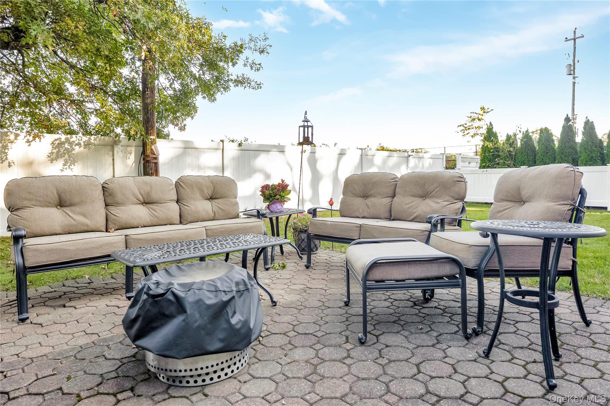 Single Family Brompton Nassau County, NY 11530, MLS-922363-18