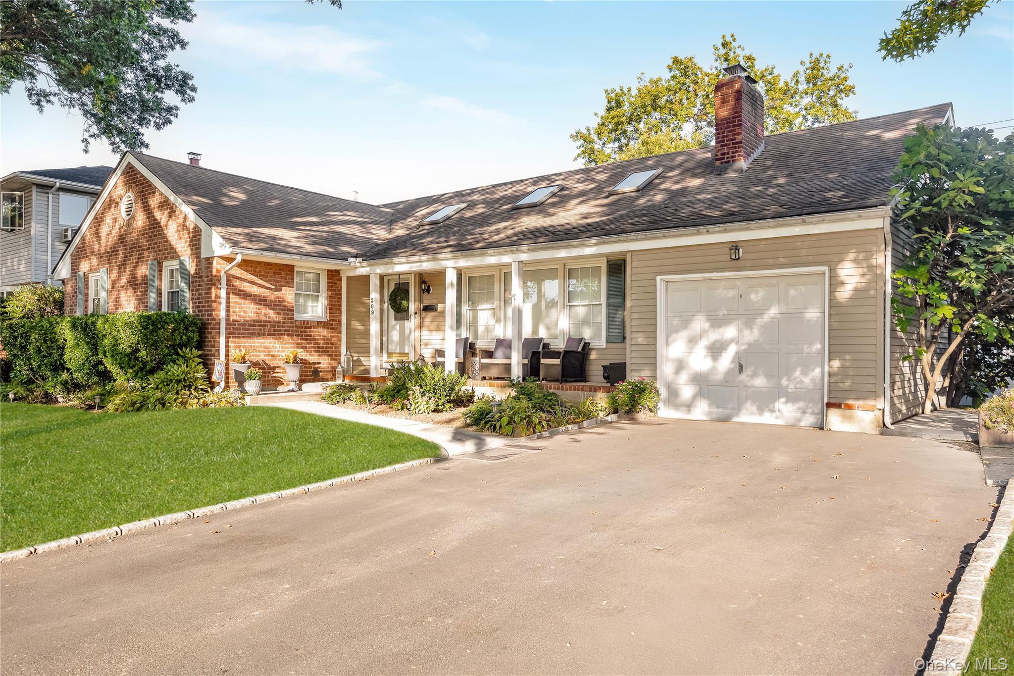 Single Family Brompton Nassau County, NY 11530, MLS-922363-3