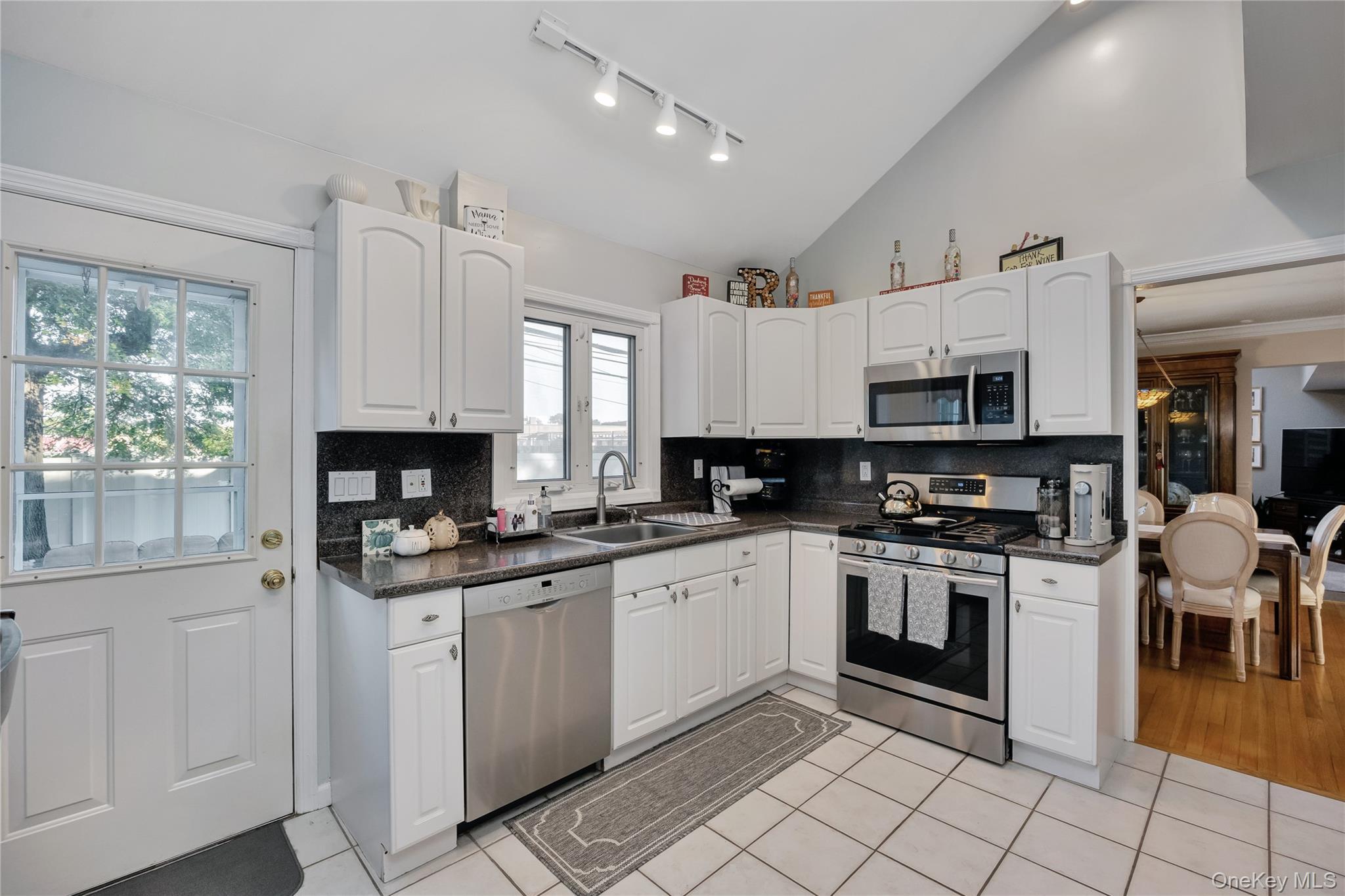 Single Family Brompton Nassau County, NY 11530, MLS-922363-34