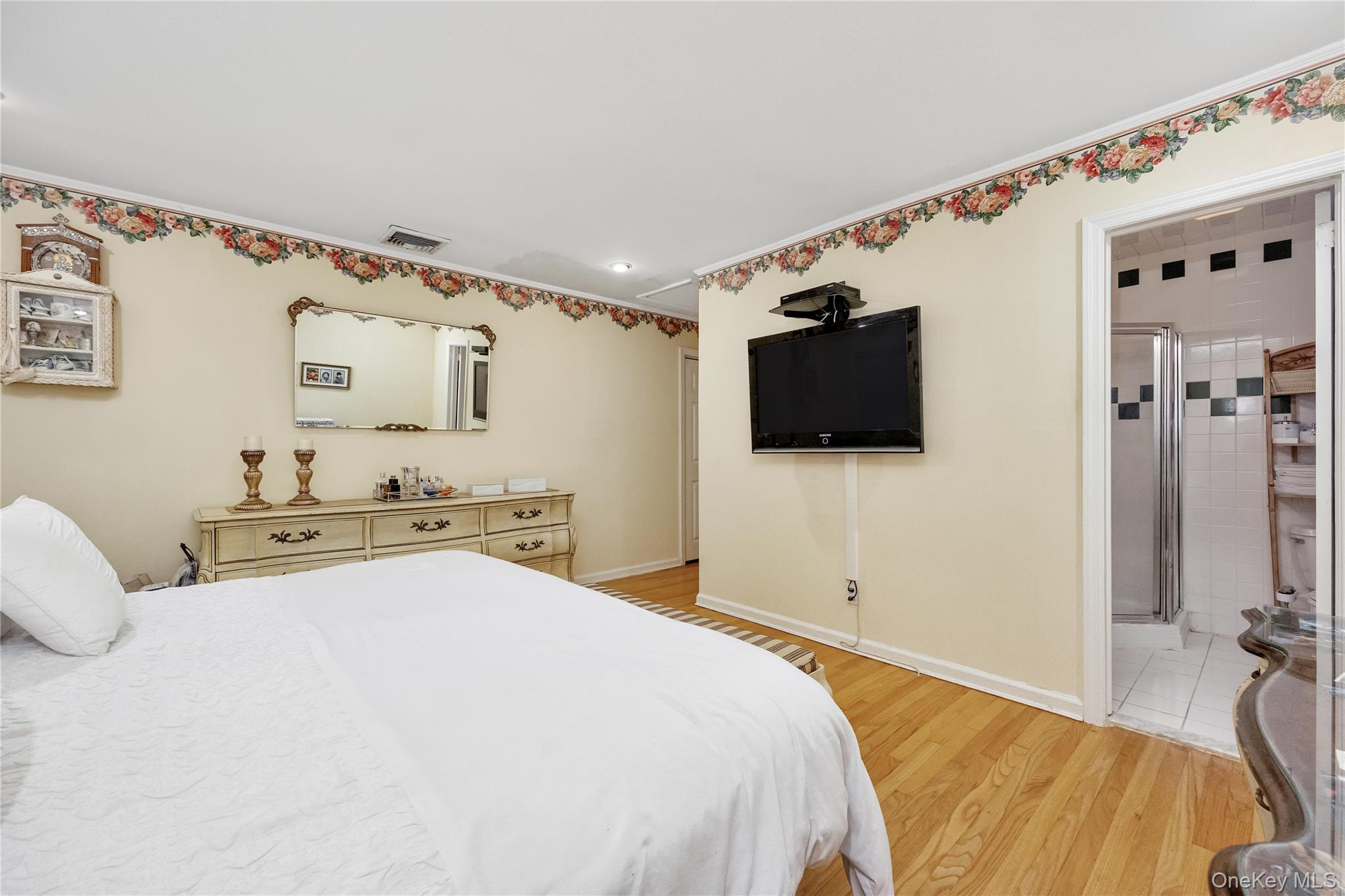 Single Family Brompton Nassau County, NY 11530, MLS-922363-39