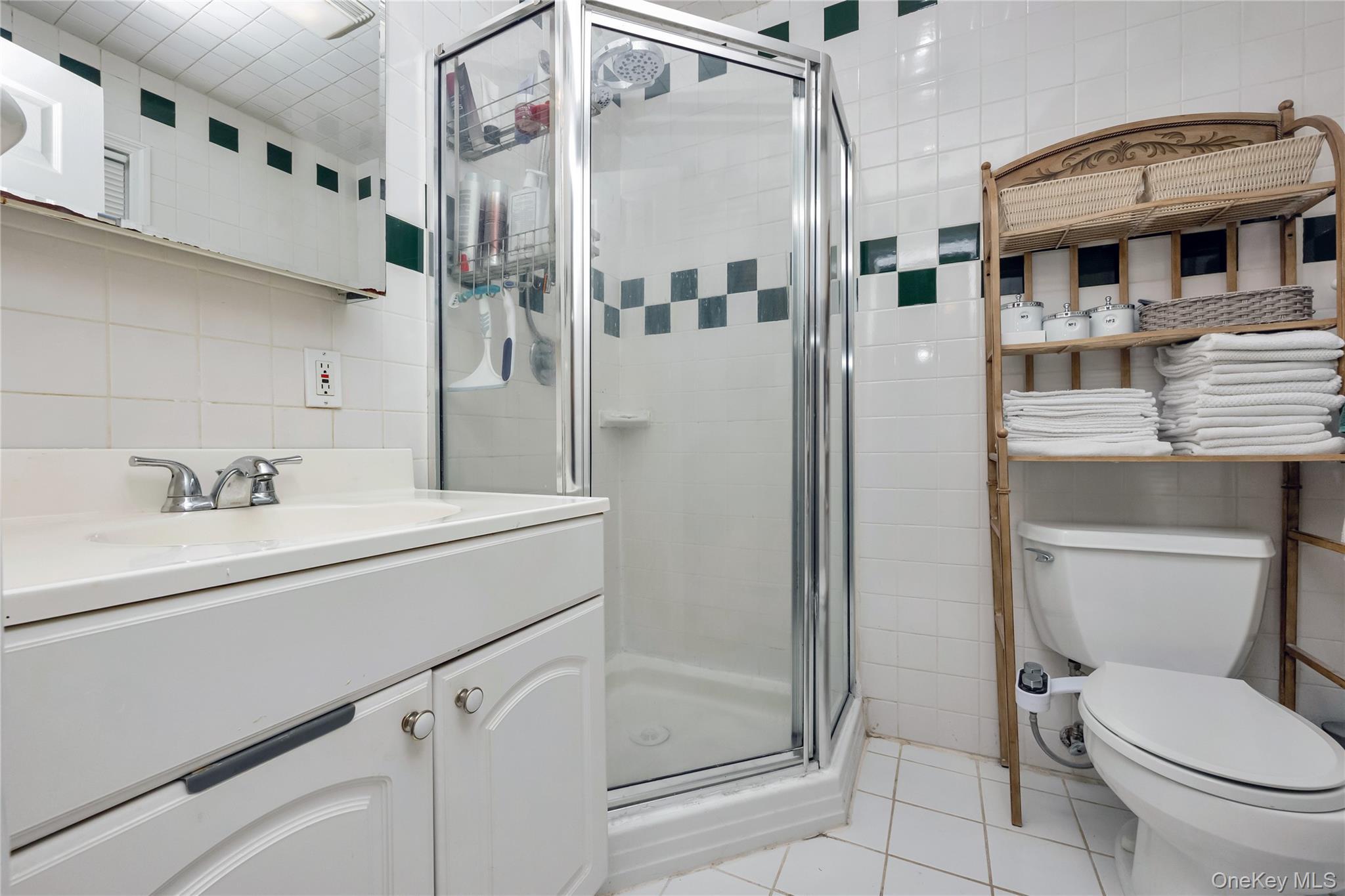 Single Family Brompton Nassau County, NY 11530, MLS-922363-40